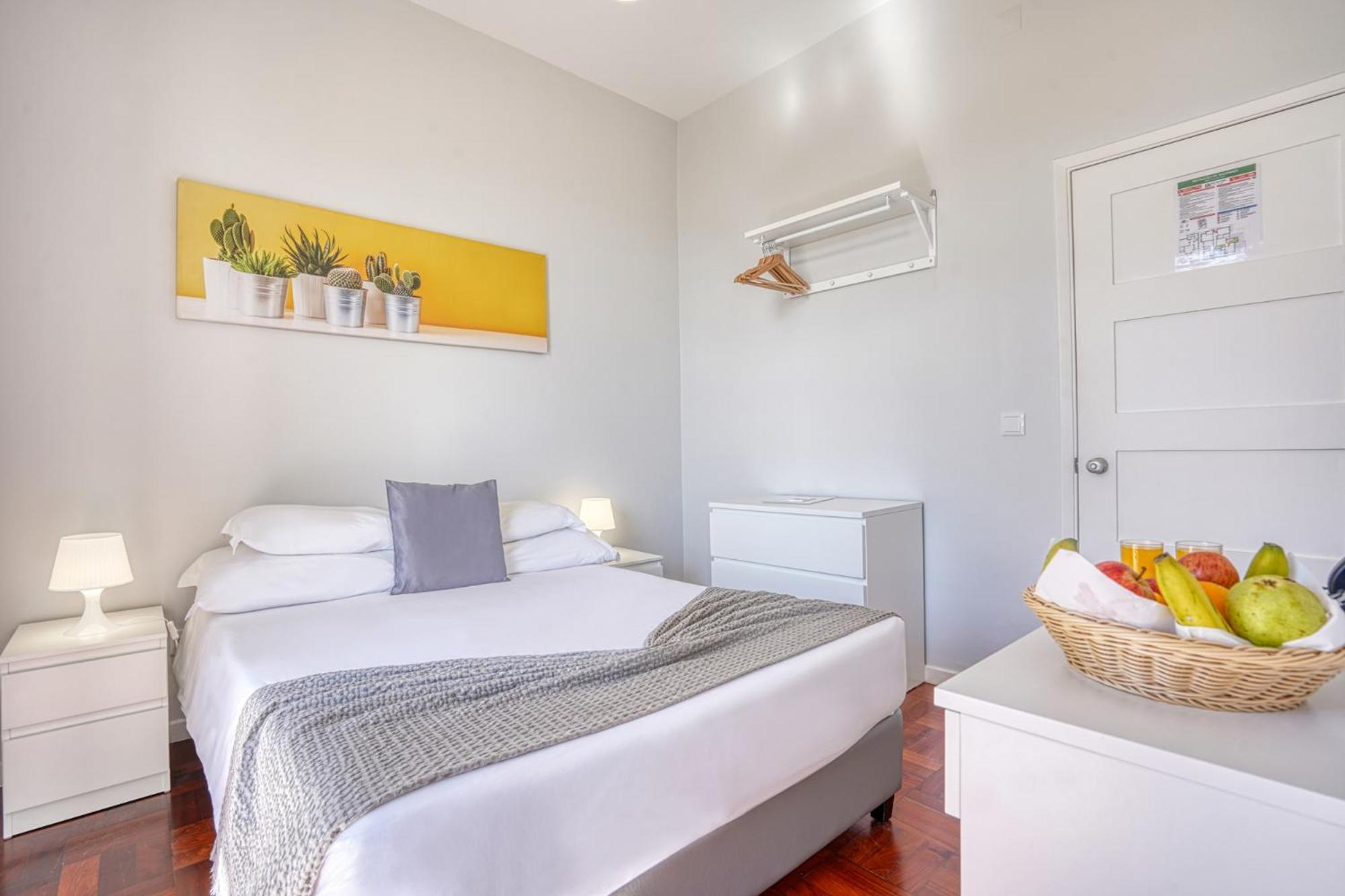 Double Room with Sea View - Photo 3