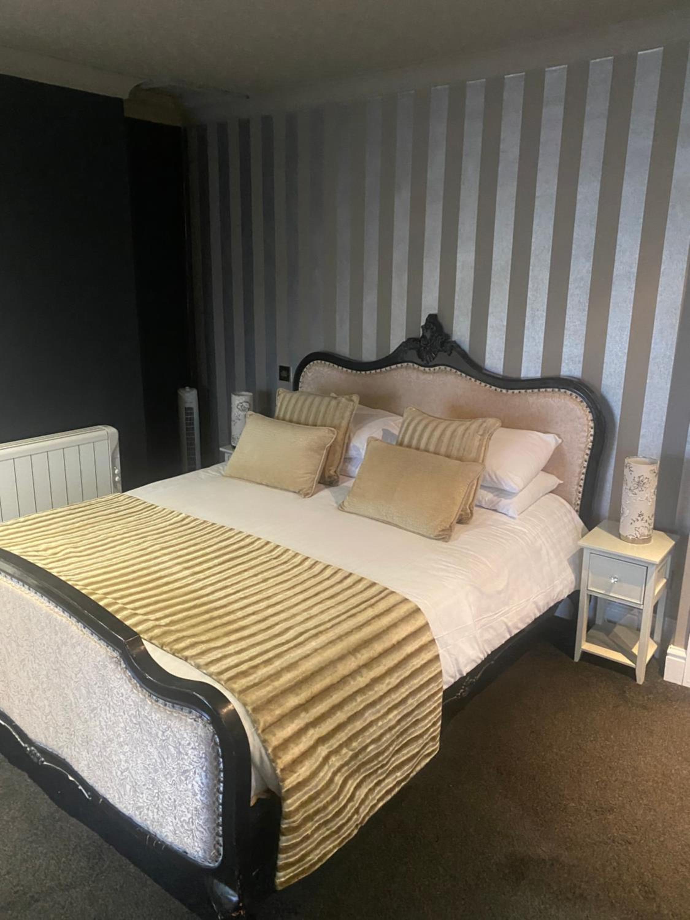 Deluxe King Room photo 2