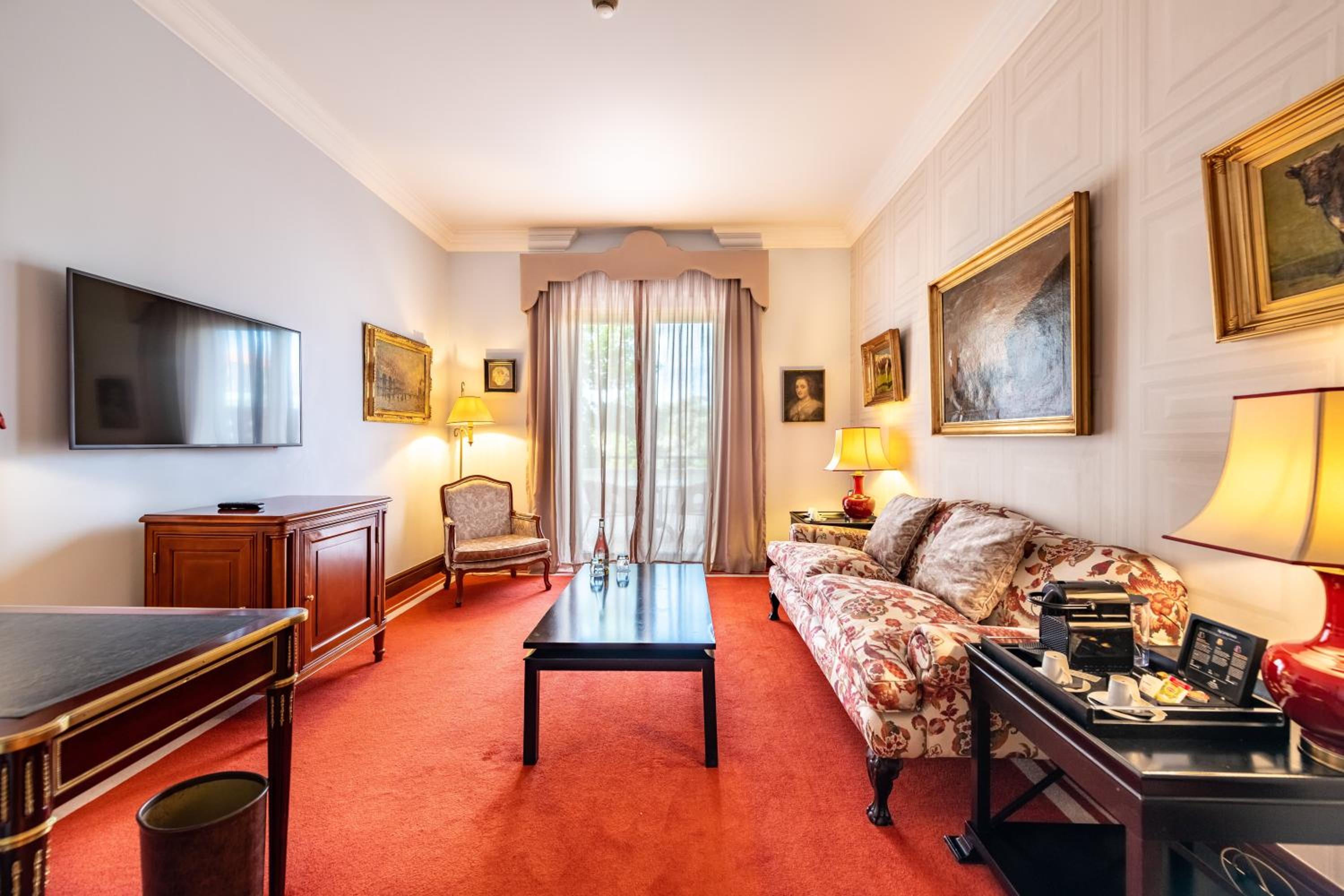 Suite with Garden View - Photo 4