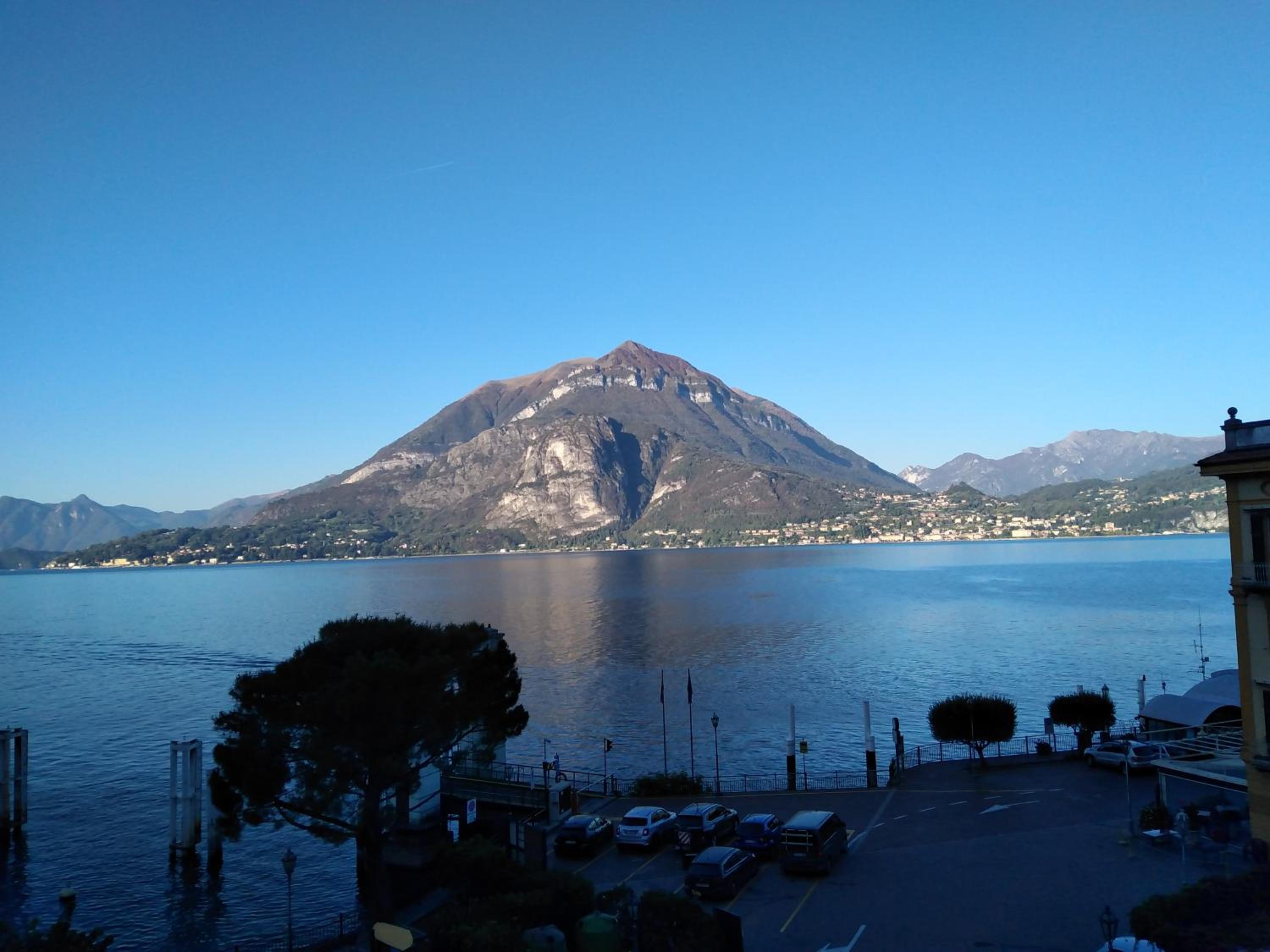 Double Room With Balcony And Lake View photo 2