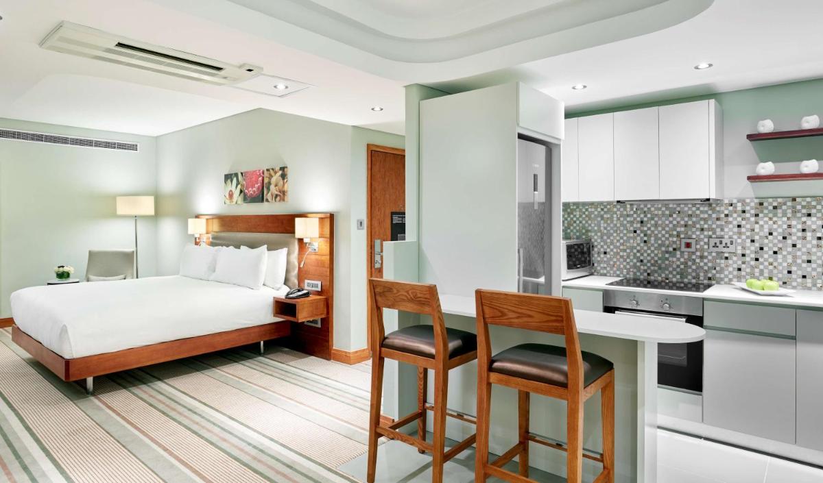 Junior King Suite photo 3