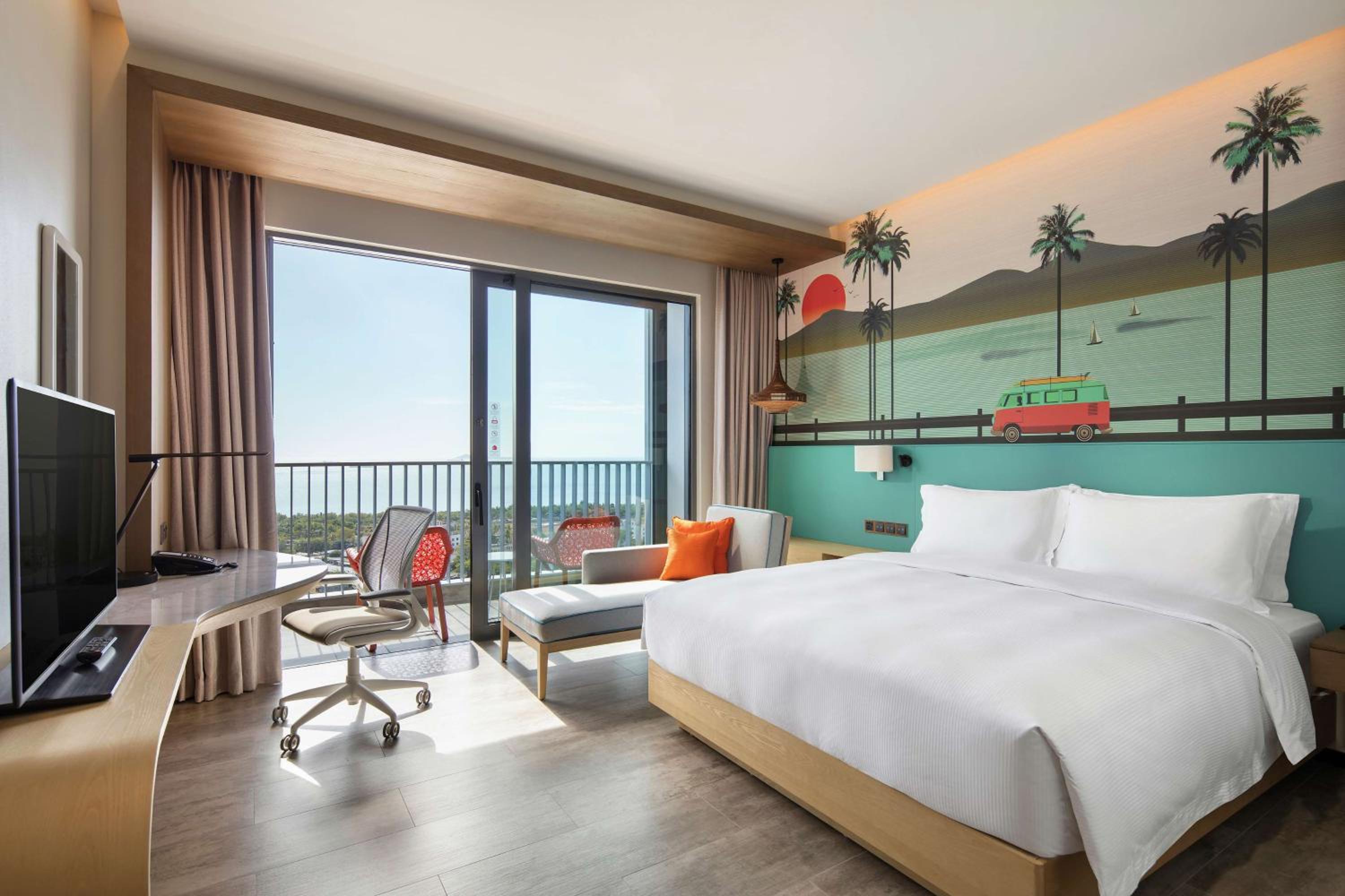 King Guestroom with Balcony and Sea View - Photo 1
