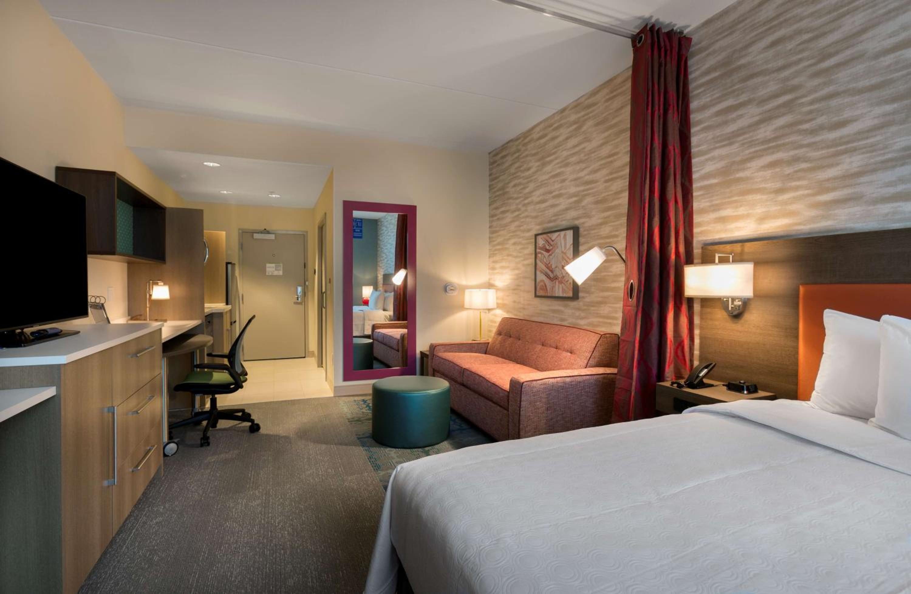Queen Studio with Two Queen Beds - Non-Smoking - Photo 1