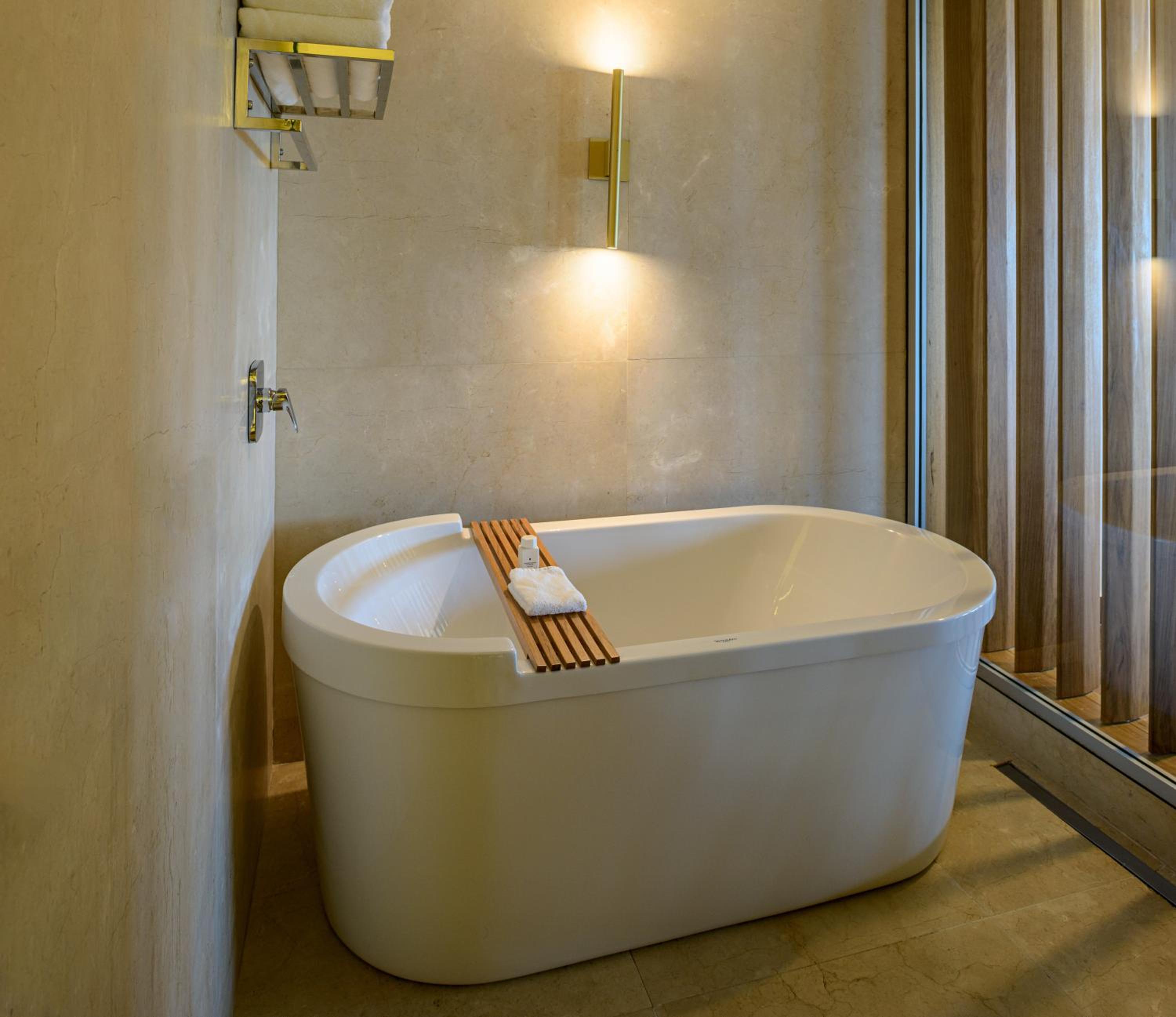 Luxury Suite (Non Smoking) photo 3