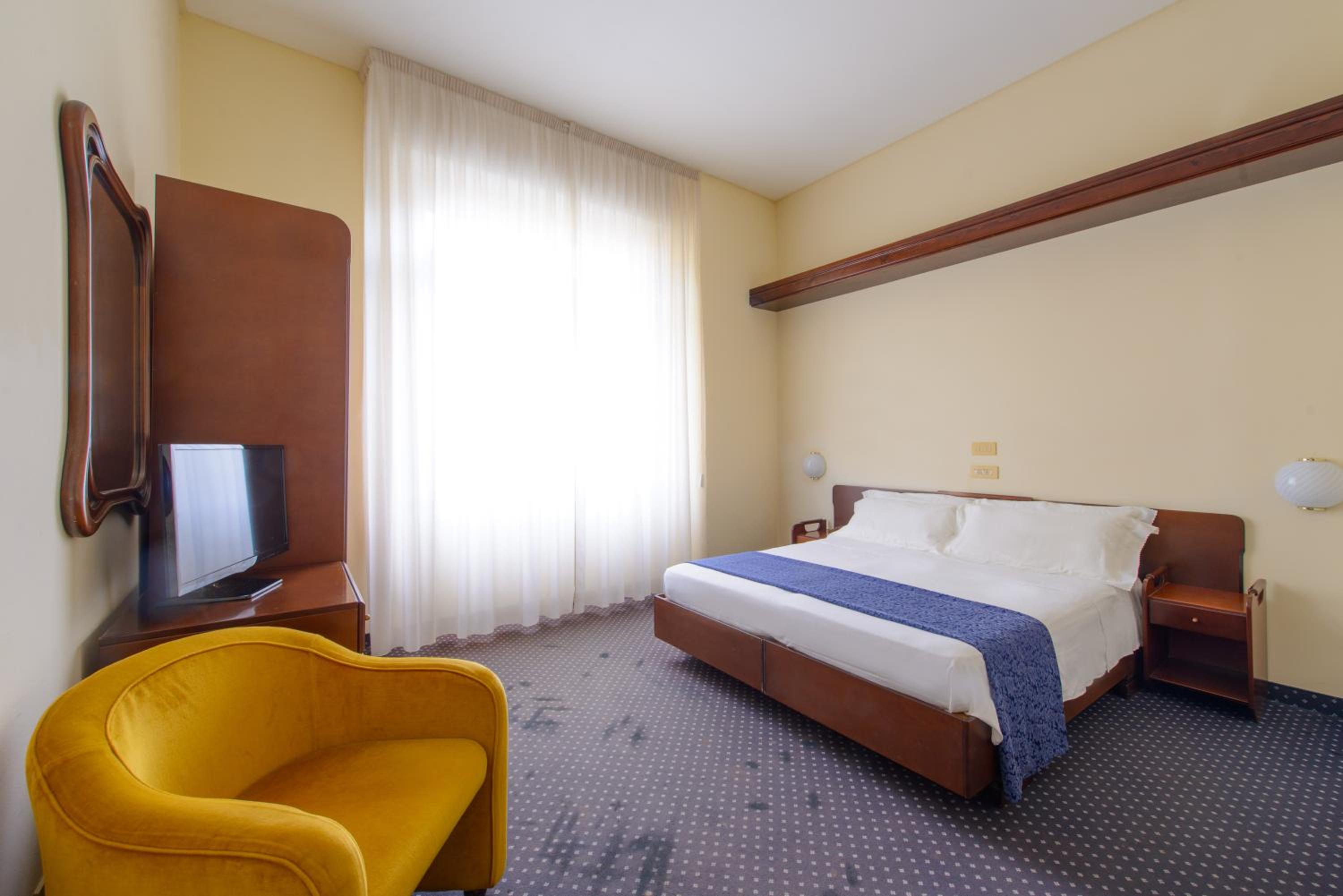Economy Triple Room - Photo 1