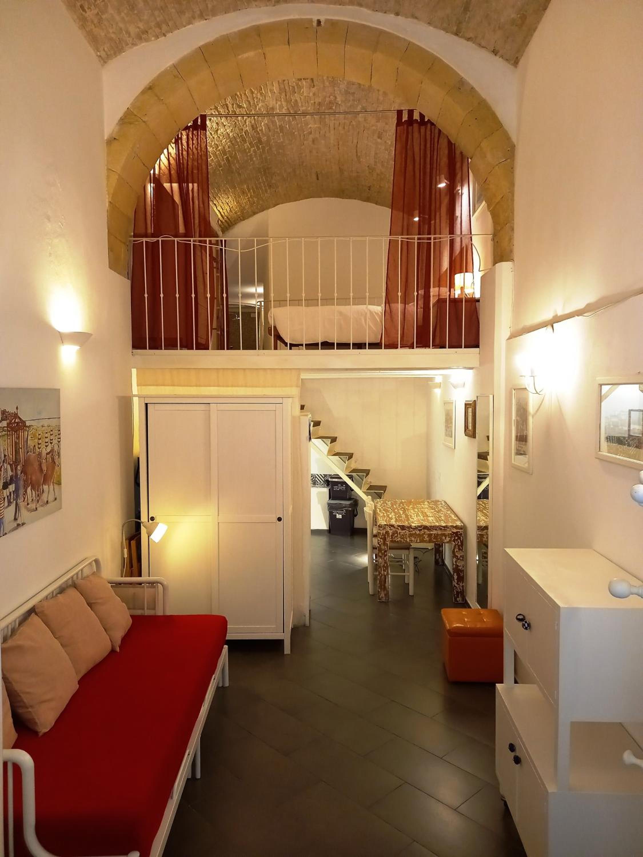Large Studio - Split Level