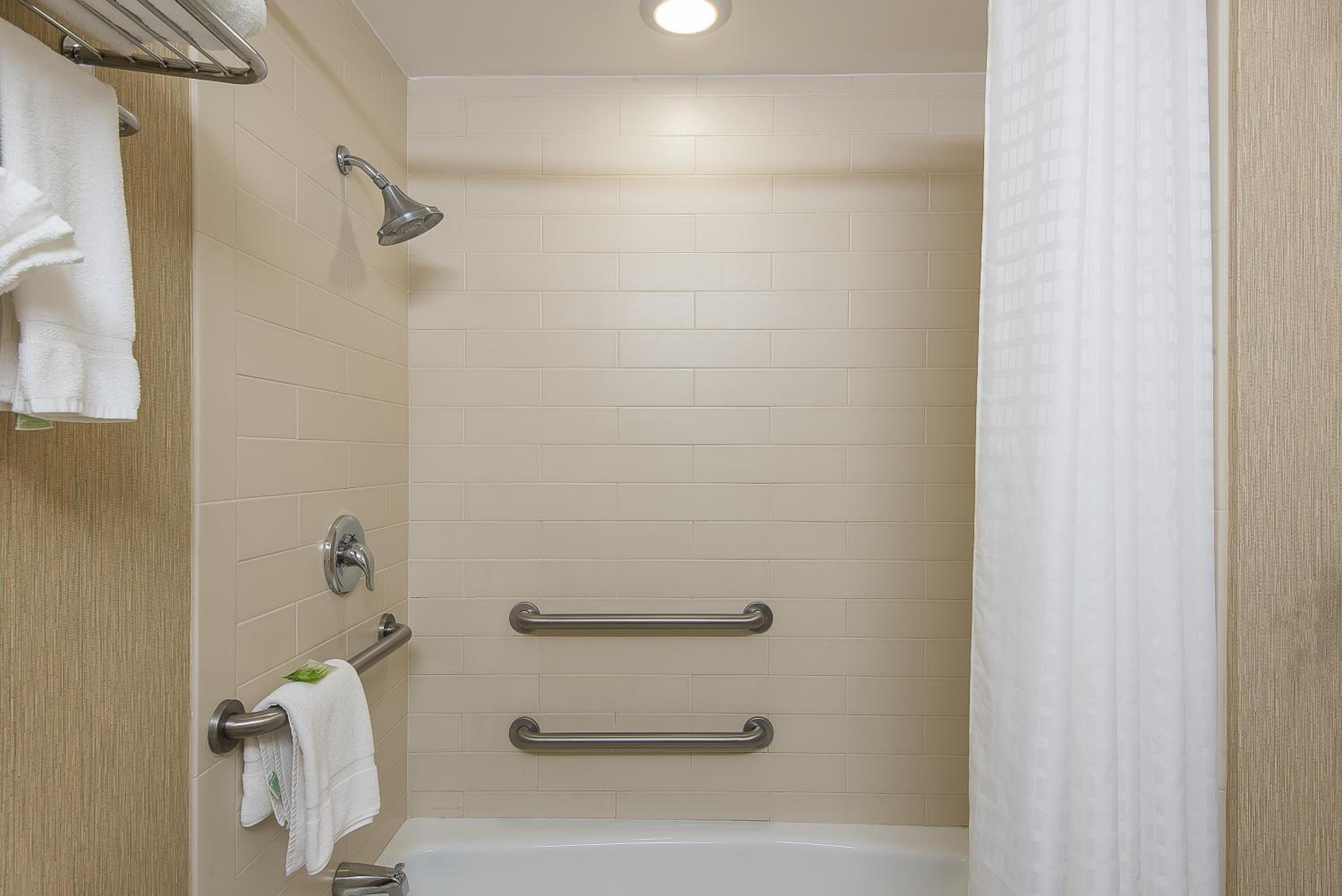 Queen Room with Two Queen Beds - Disability Access with Roll In Shower photo 3