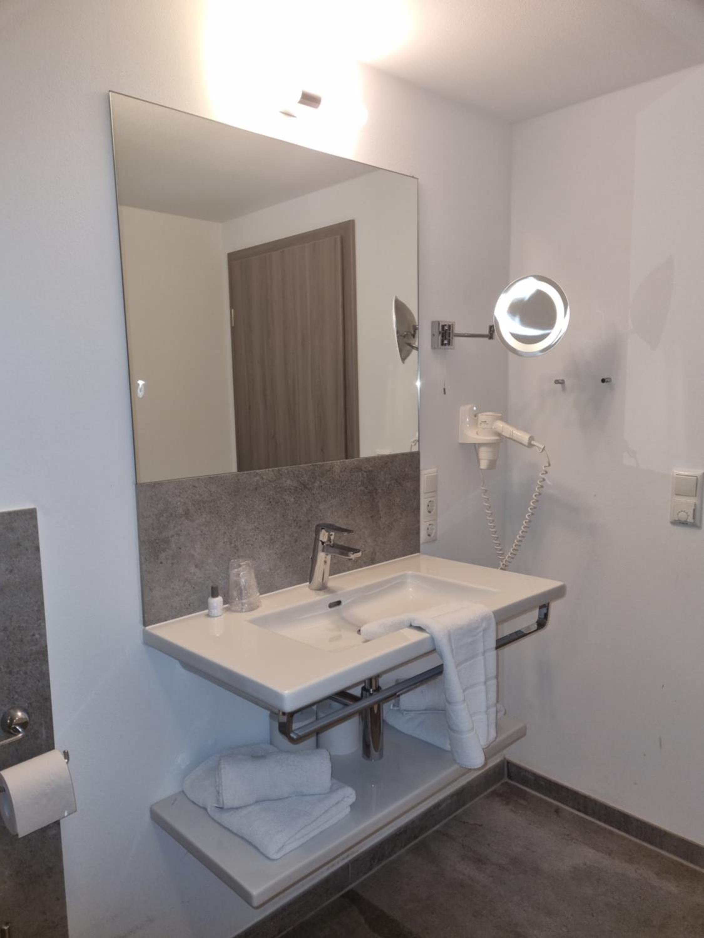 Double or Twin Room with Garden View photo 2