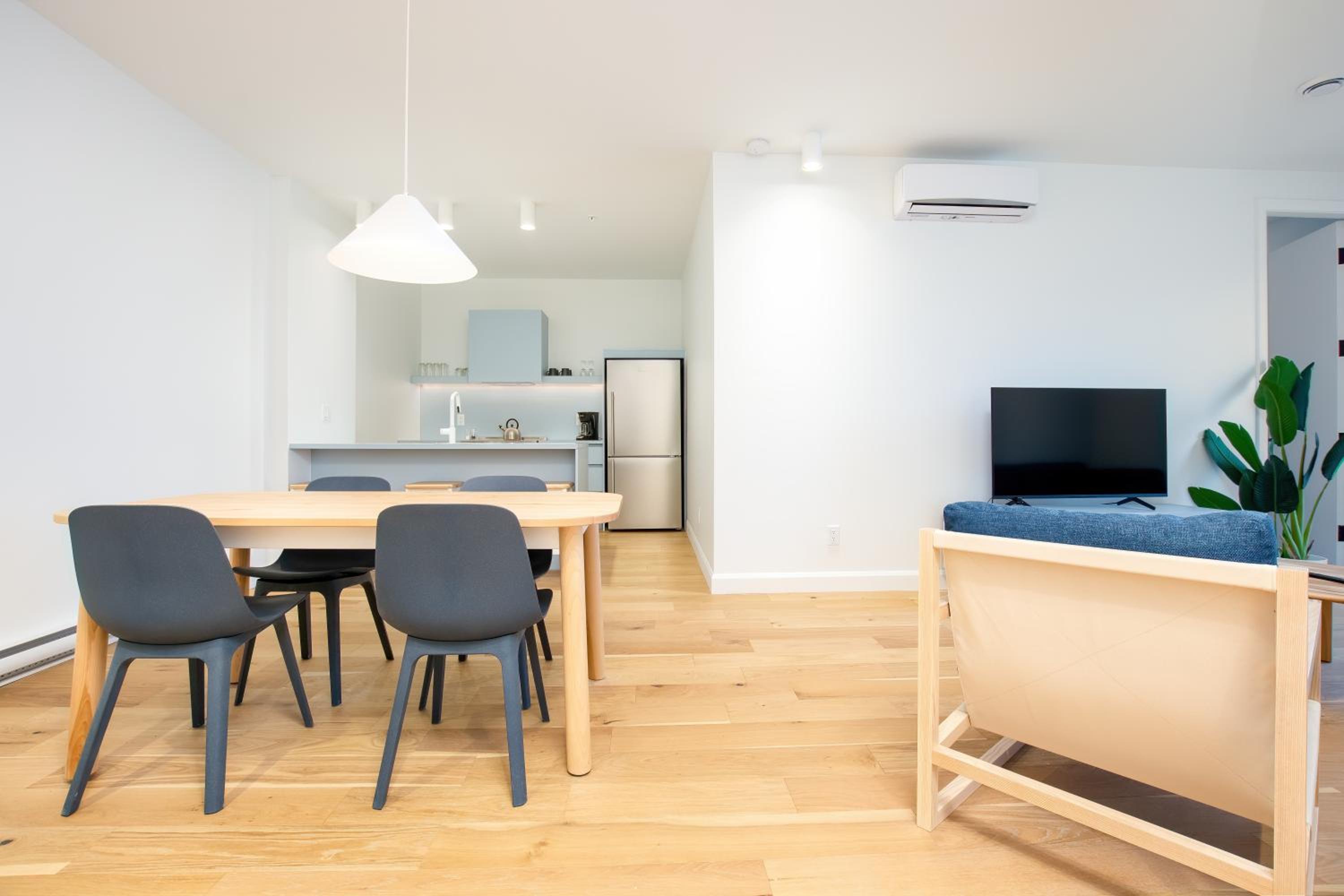Apartment - 2 bedrooms (1 king and 1 queen)  and 2 bathrooms - Photo 3