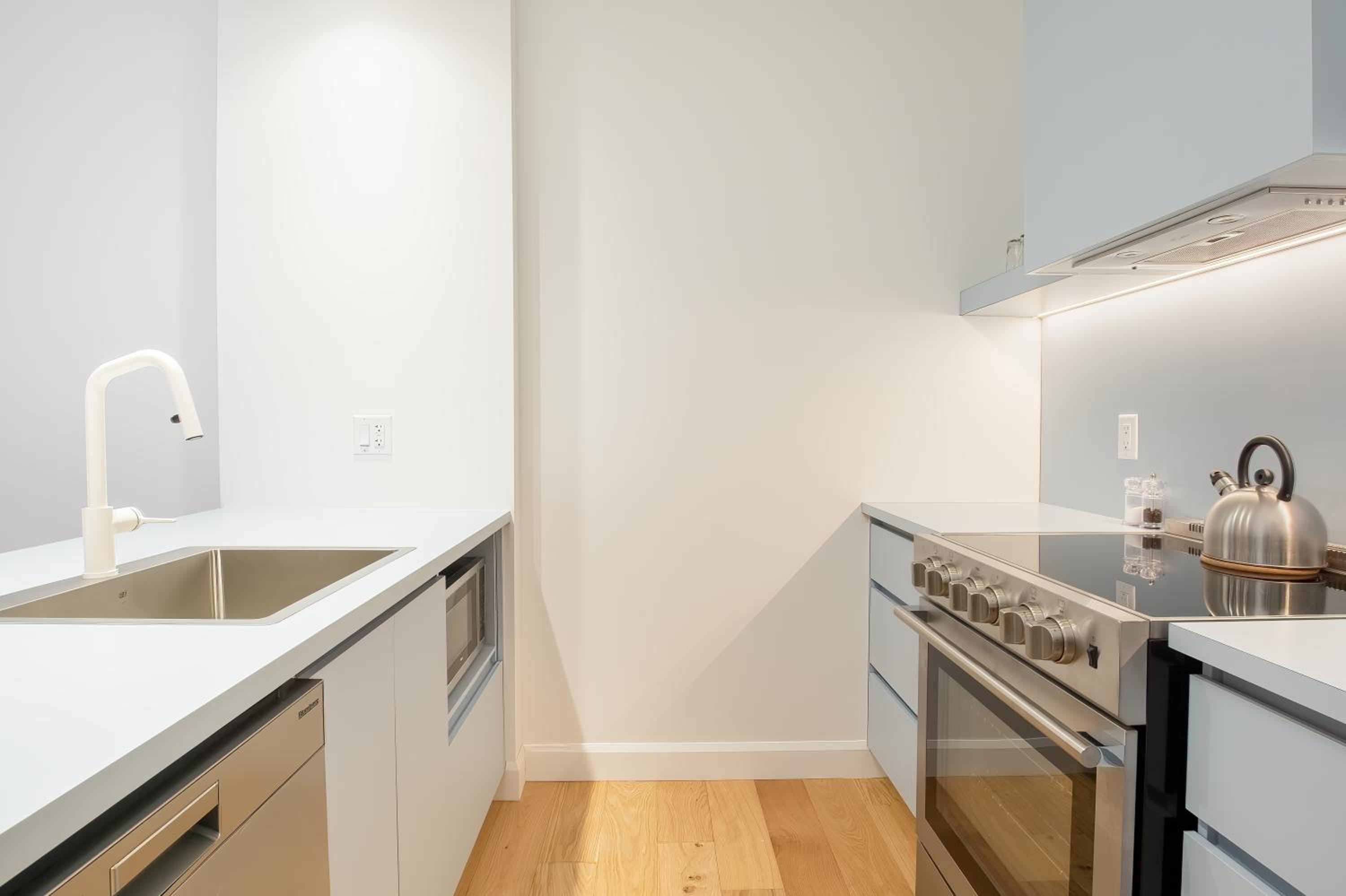 Apartment - 2 bedrooms (1 king and 1 queen)  and 2 bathrooms - Photo 2