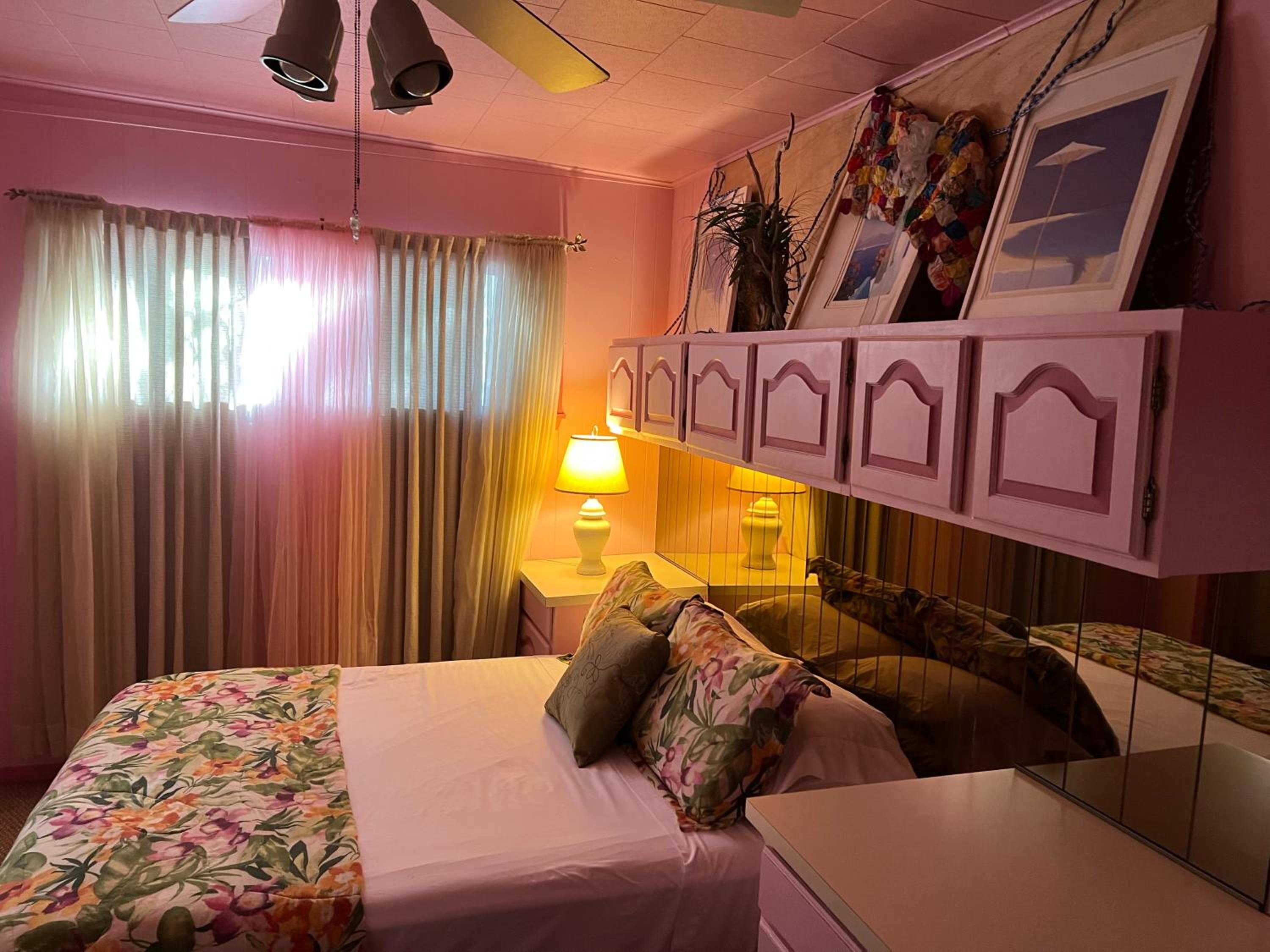 Two-Bedroom House - Photo 1