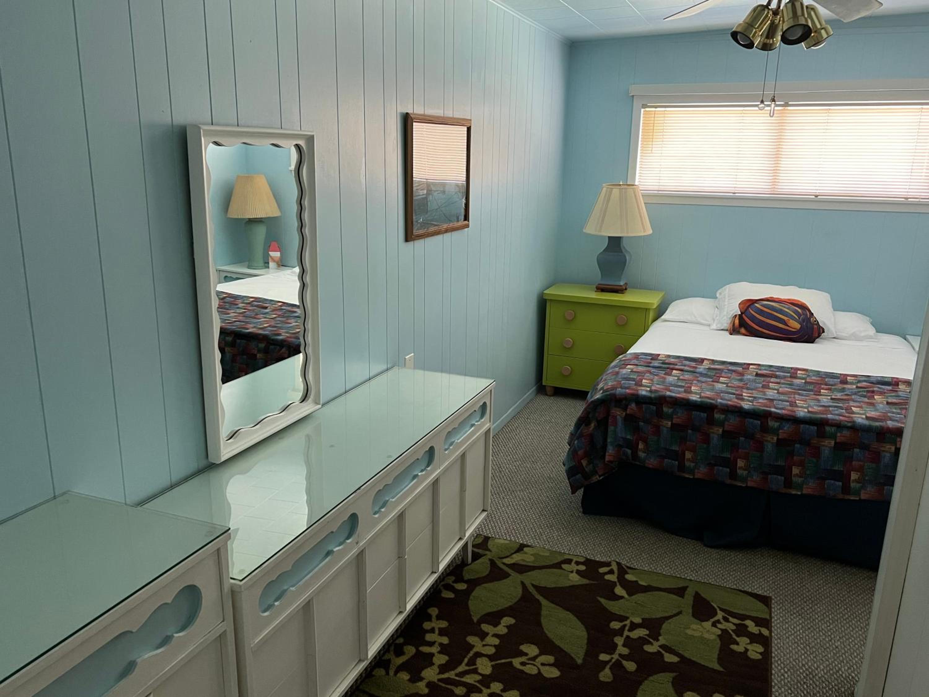 Two-Bedroom House - Photo 22