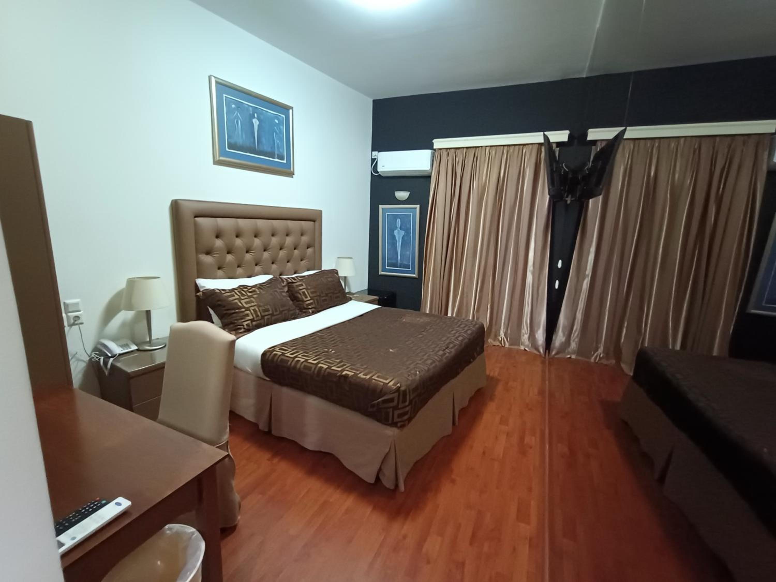 Double or Twin Room - Photo 17