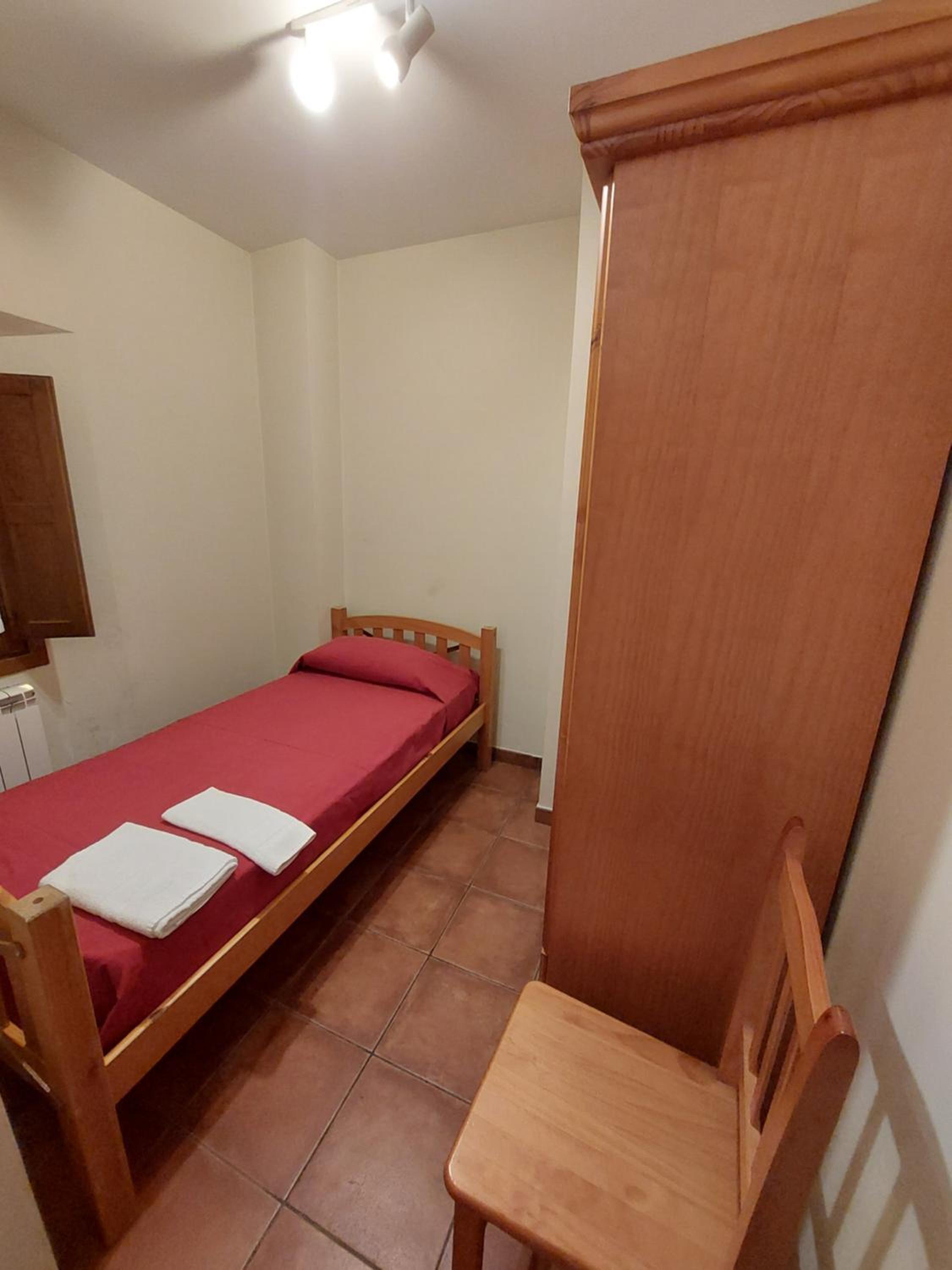 Single Room with Private Bathroom photo 3