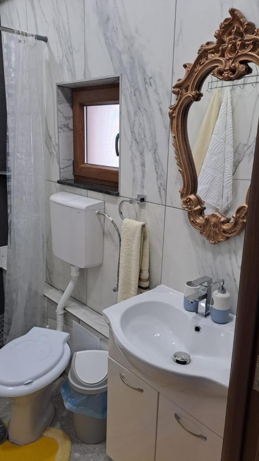 Family Room with Private Bathroom - Photo 3