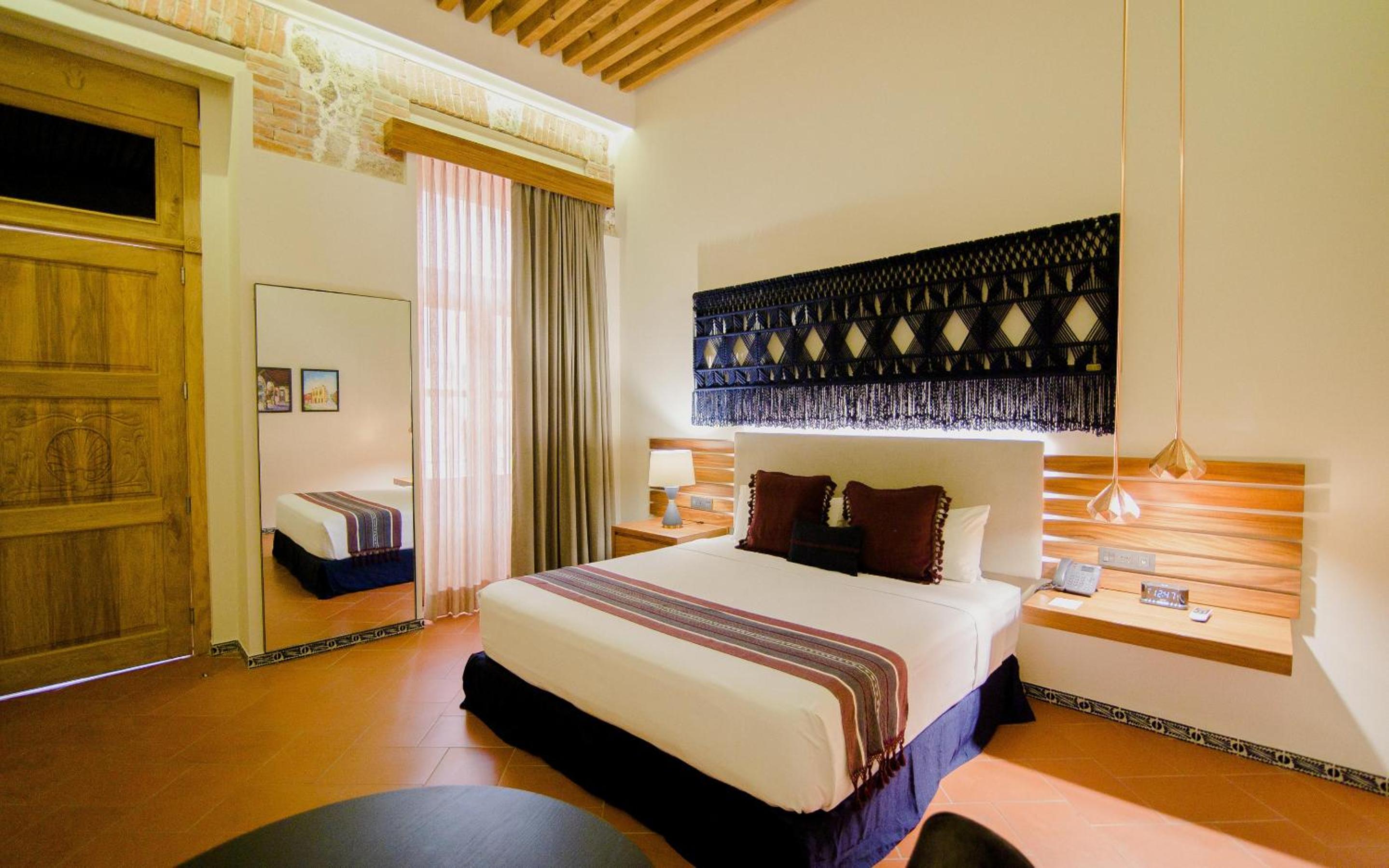 Standard King Room - Photo 1