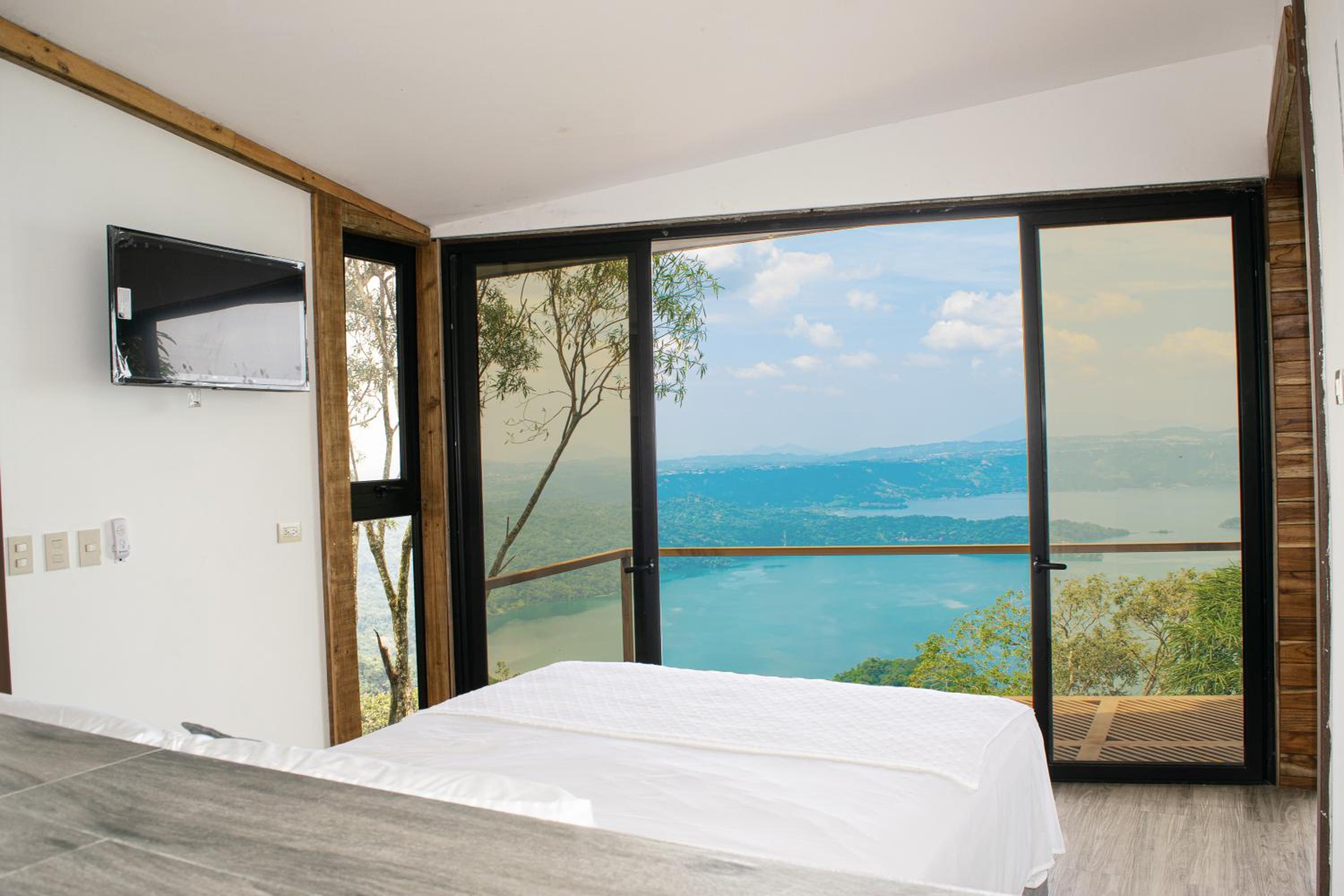 Double Room with Lake View photo 3