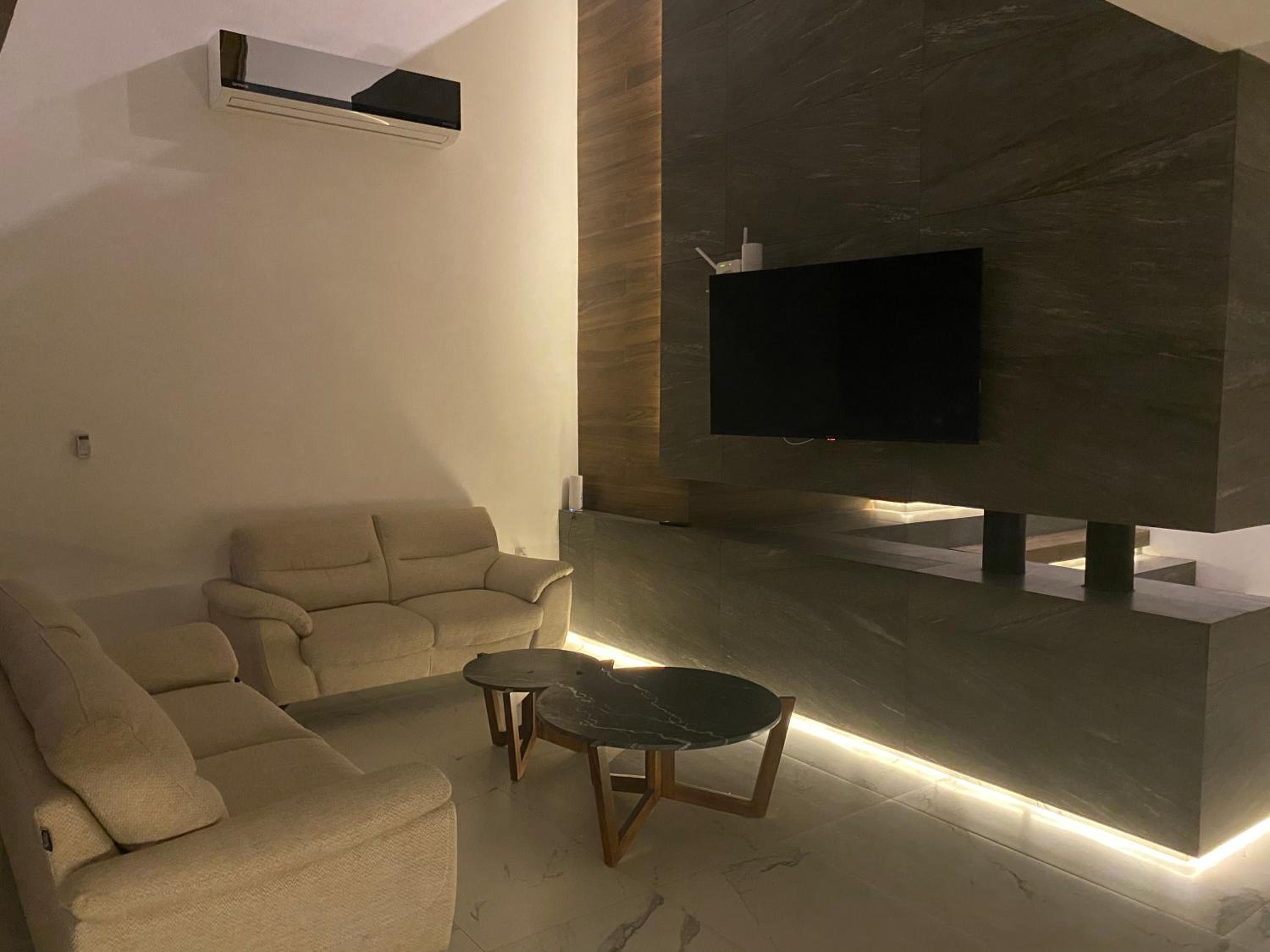 Four-Bedroom House photo 1