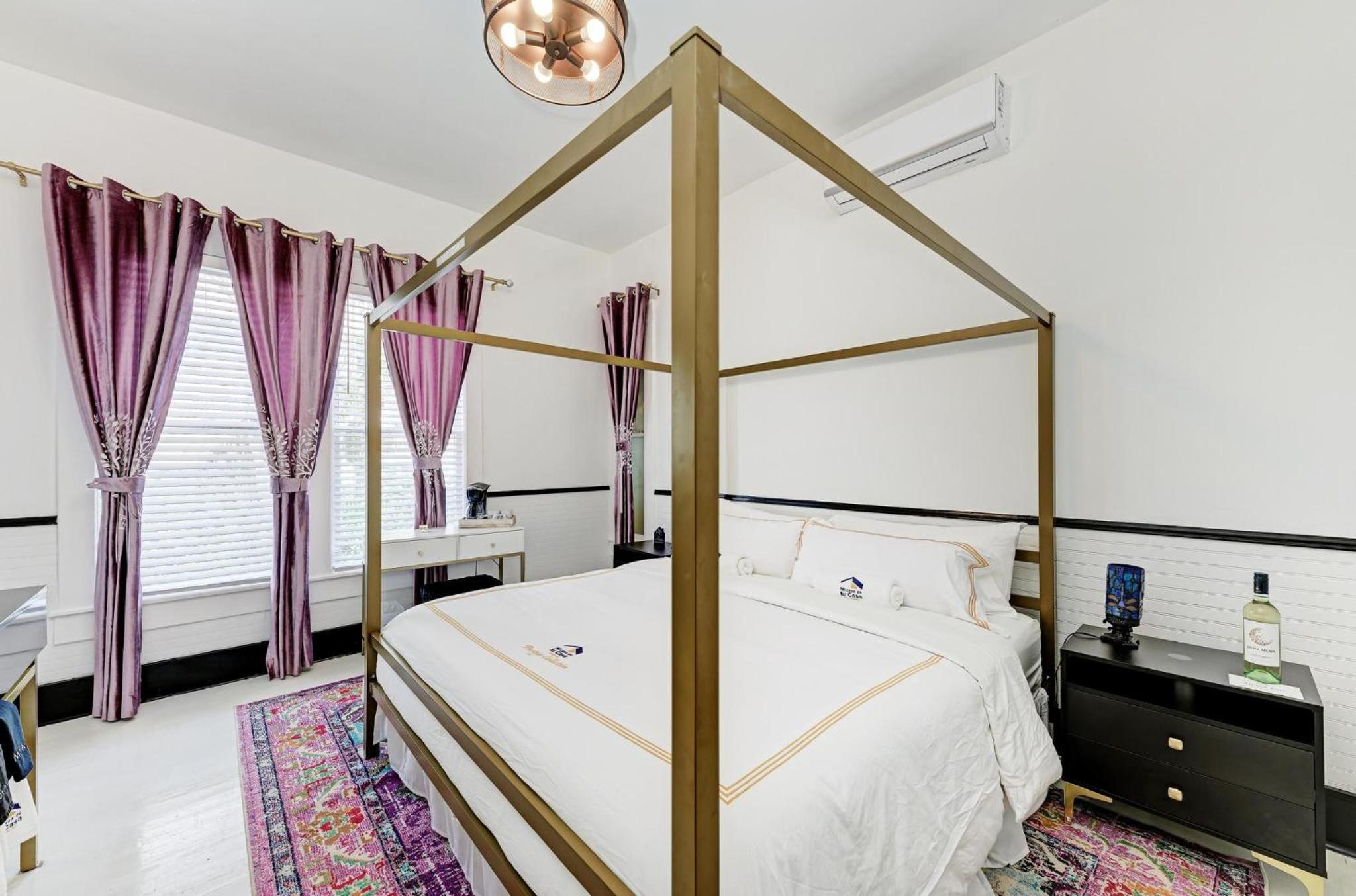 Deluxe King Suite - Photo 1