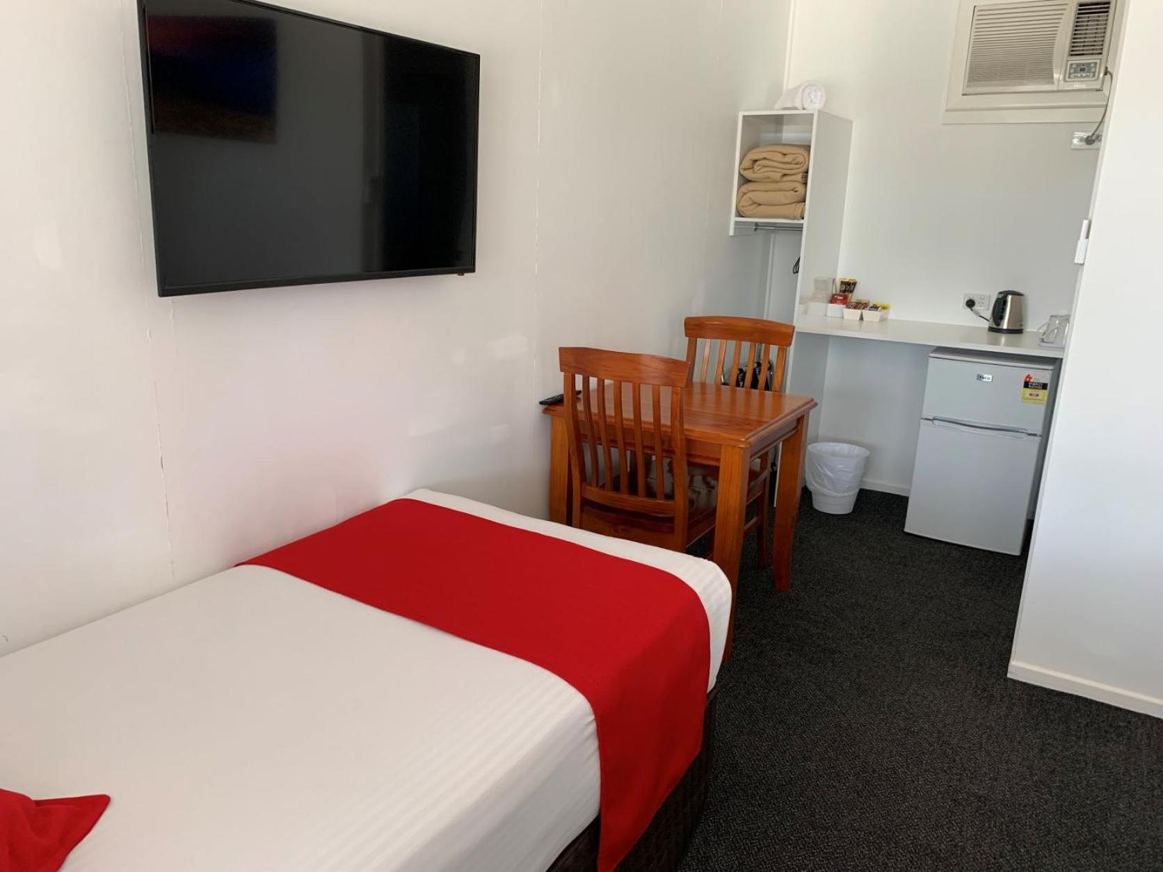 Double or Twin Room photo 3