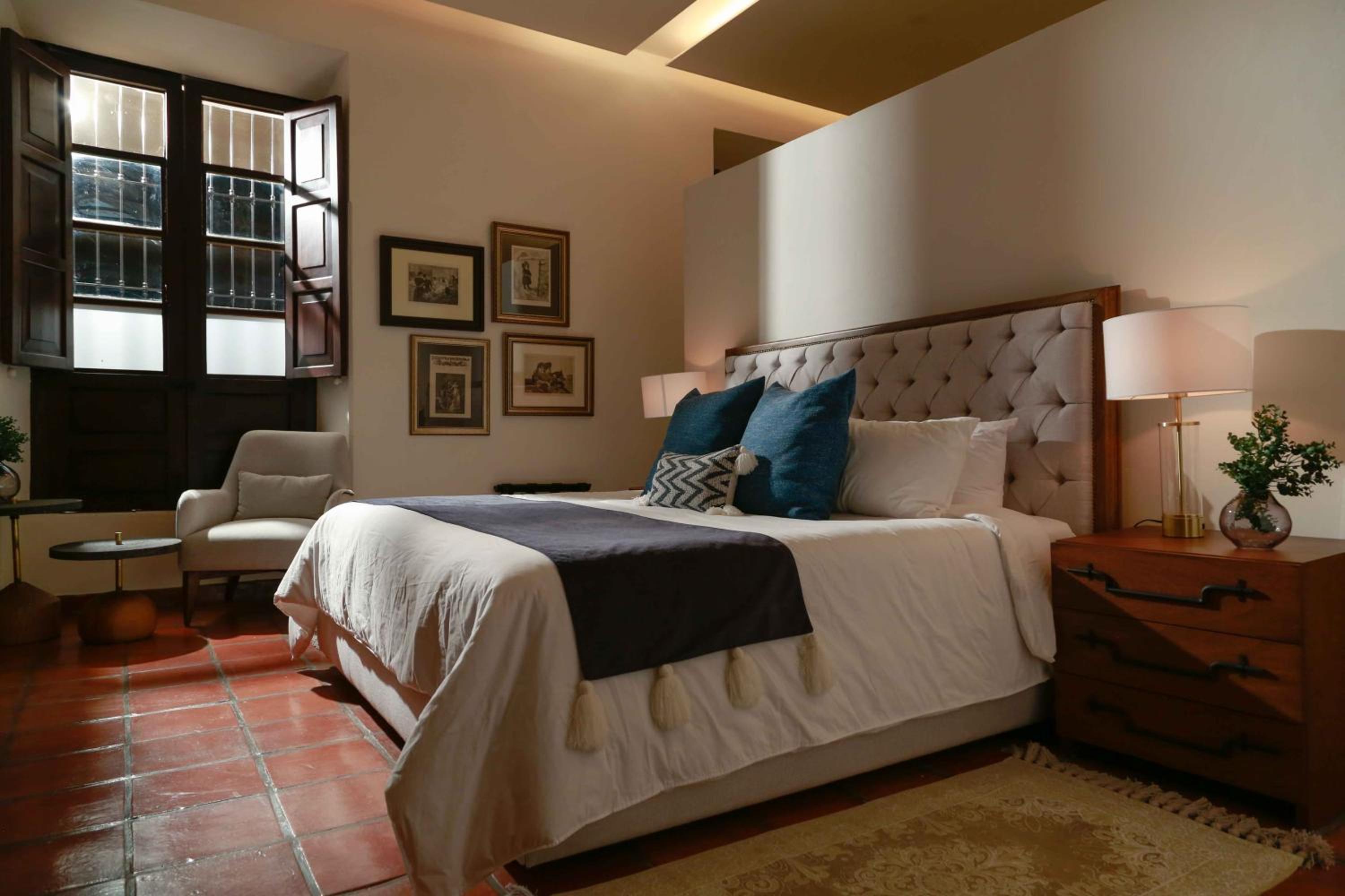 Deluxe King Suite