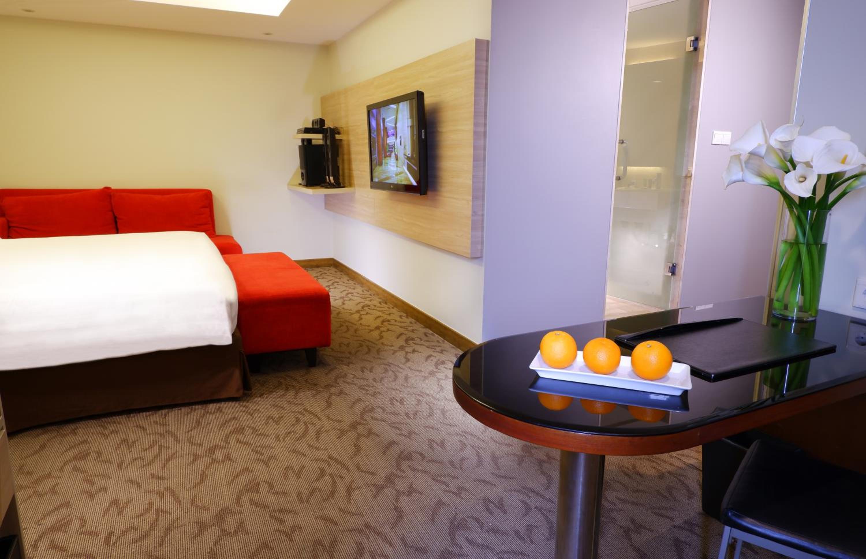 Suite - Photo 3