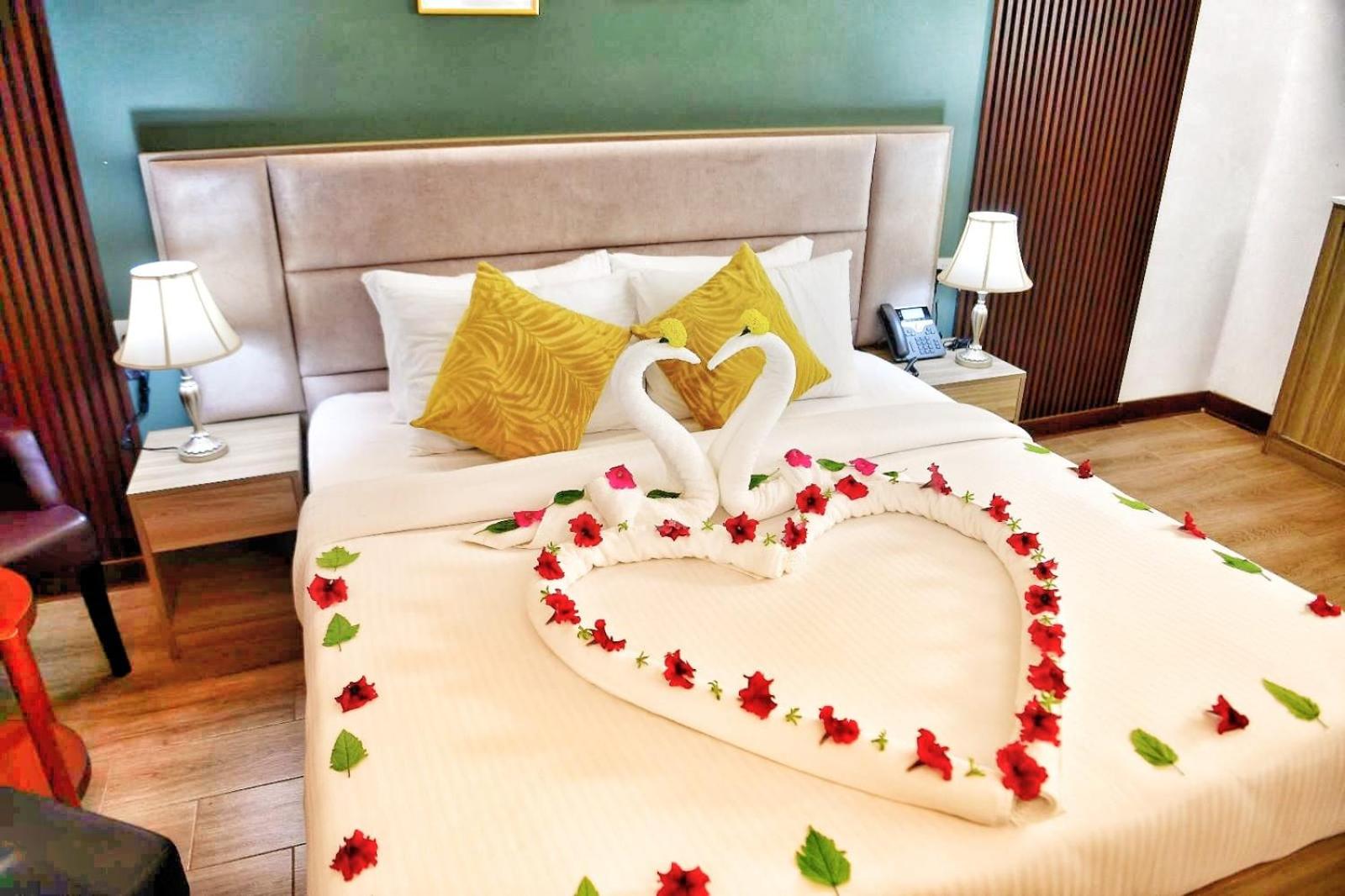 Deluxe Double Room with Sea View - Photo 8