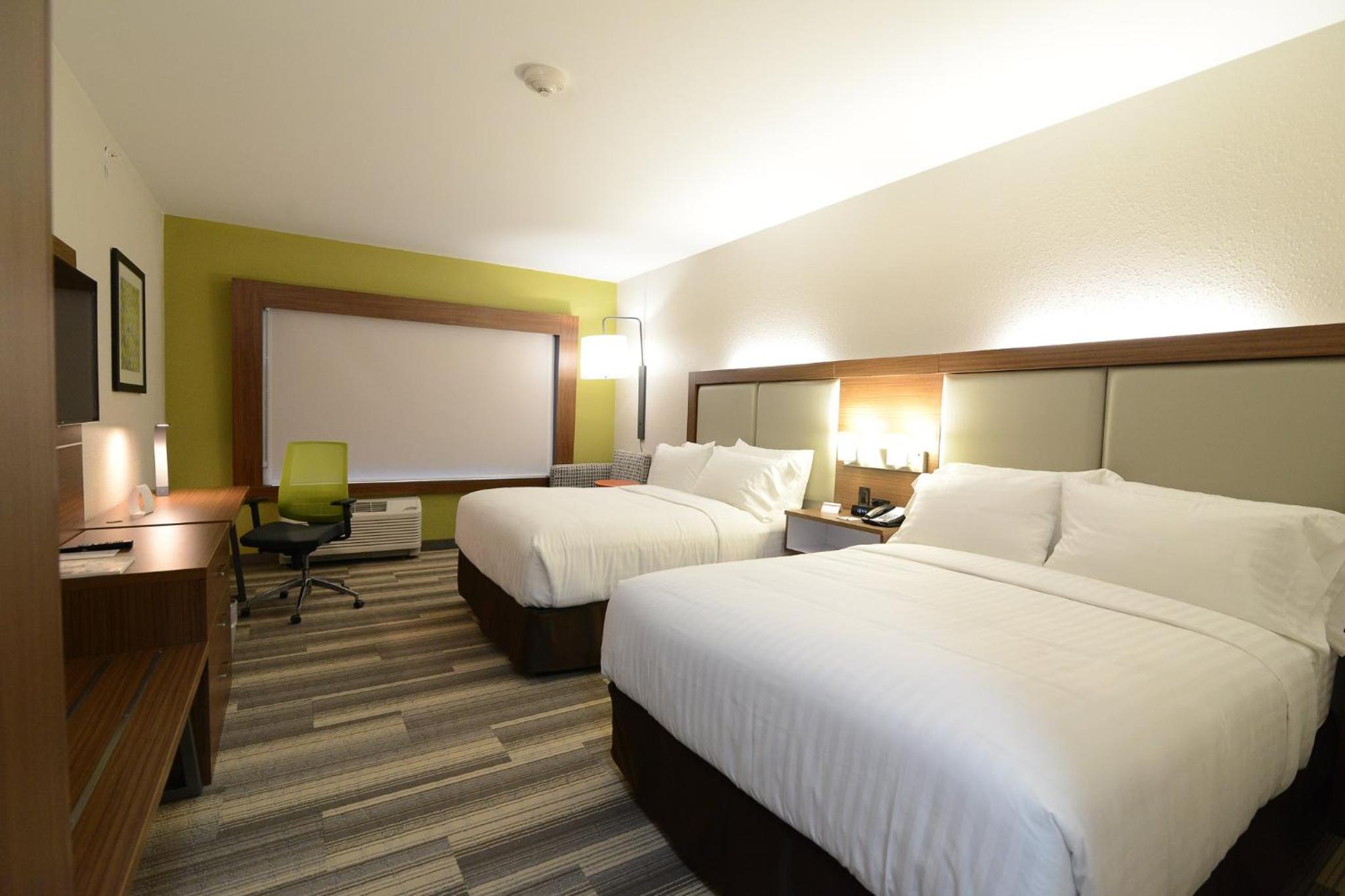 Room with Two Beds - Hearing Accessible - Non-Smoking photo 2