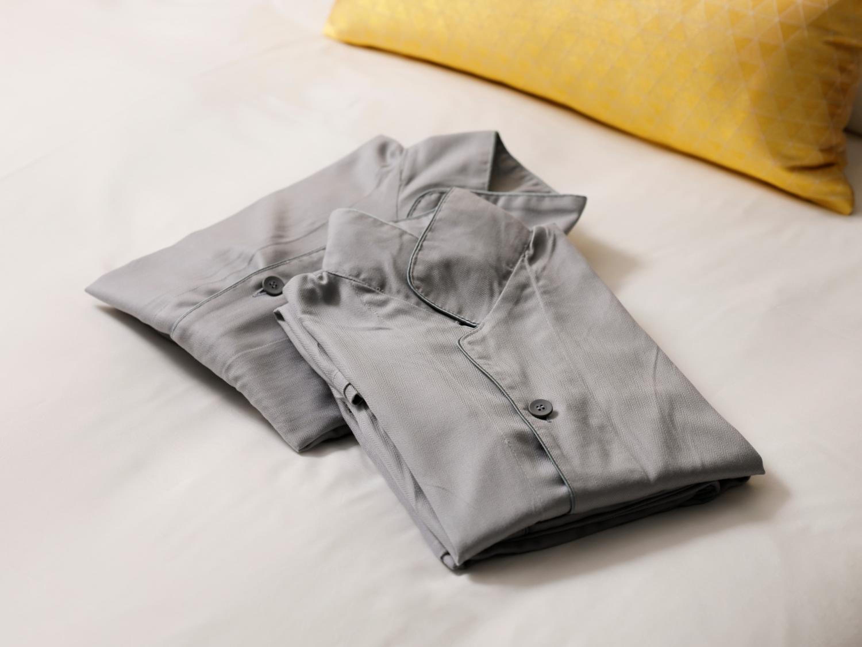 Room Selected at Check-In 3 Adults - Bed Type Not Guaranteed