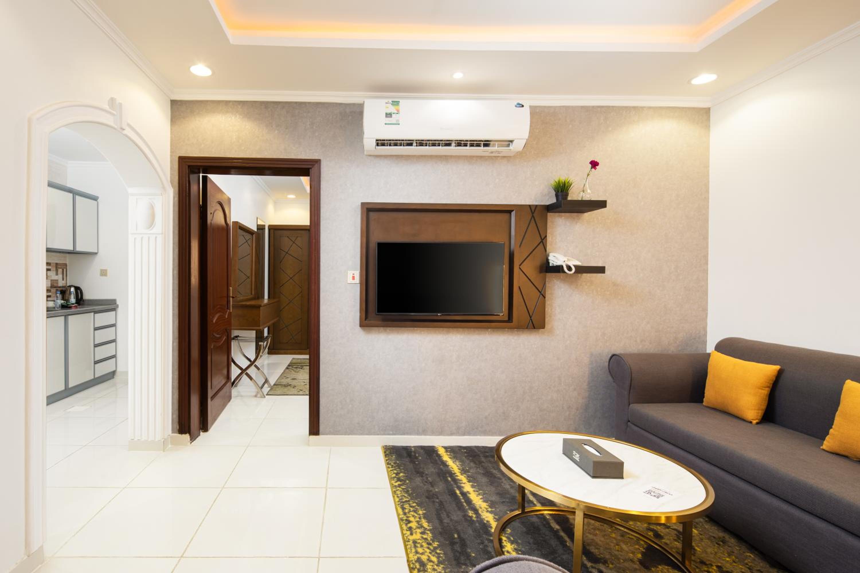 One-Bedroom Apartment - Photo 1