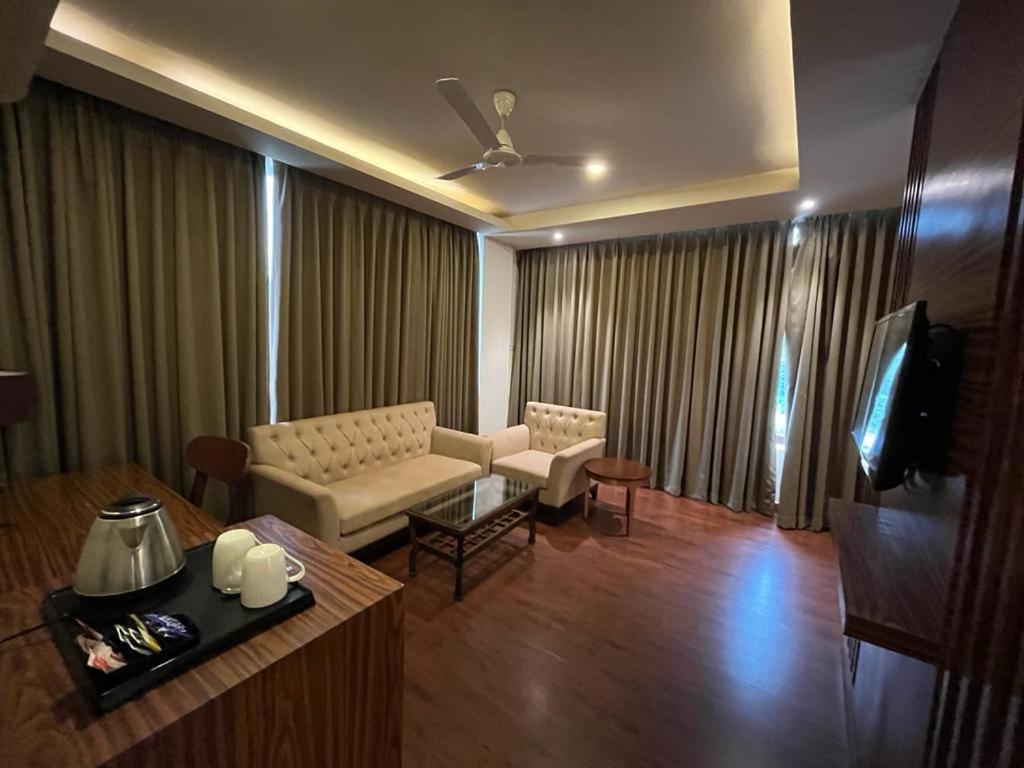 Suite - Photo 6