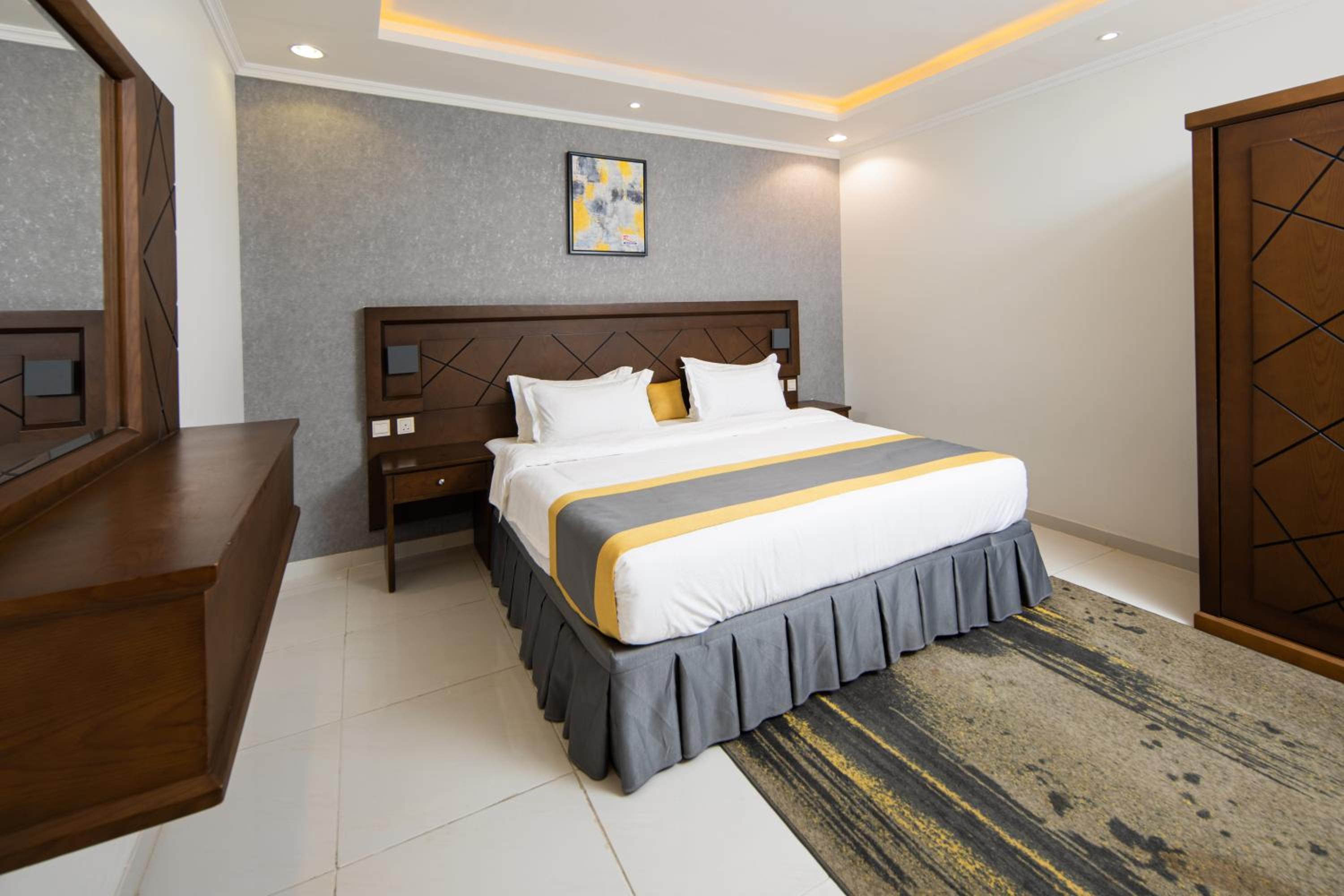 One-Bedroom Apartment - Photo 9