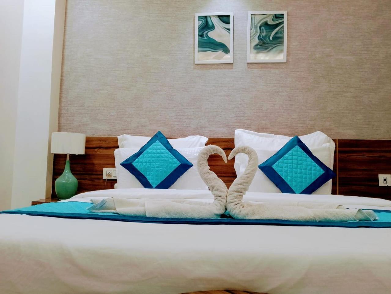 Deluxe Double Room - Photo 8