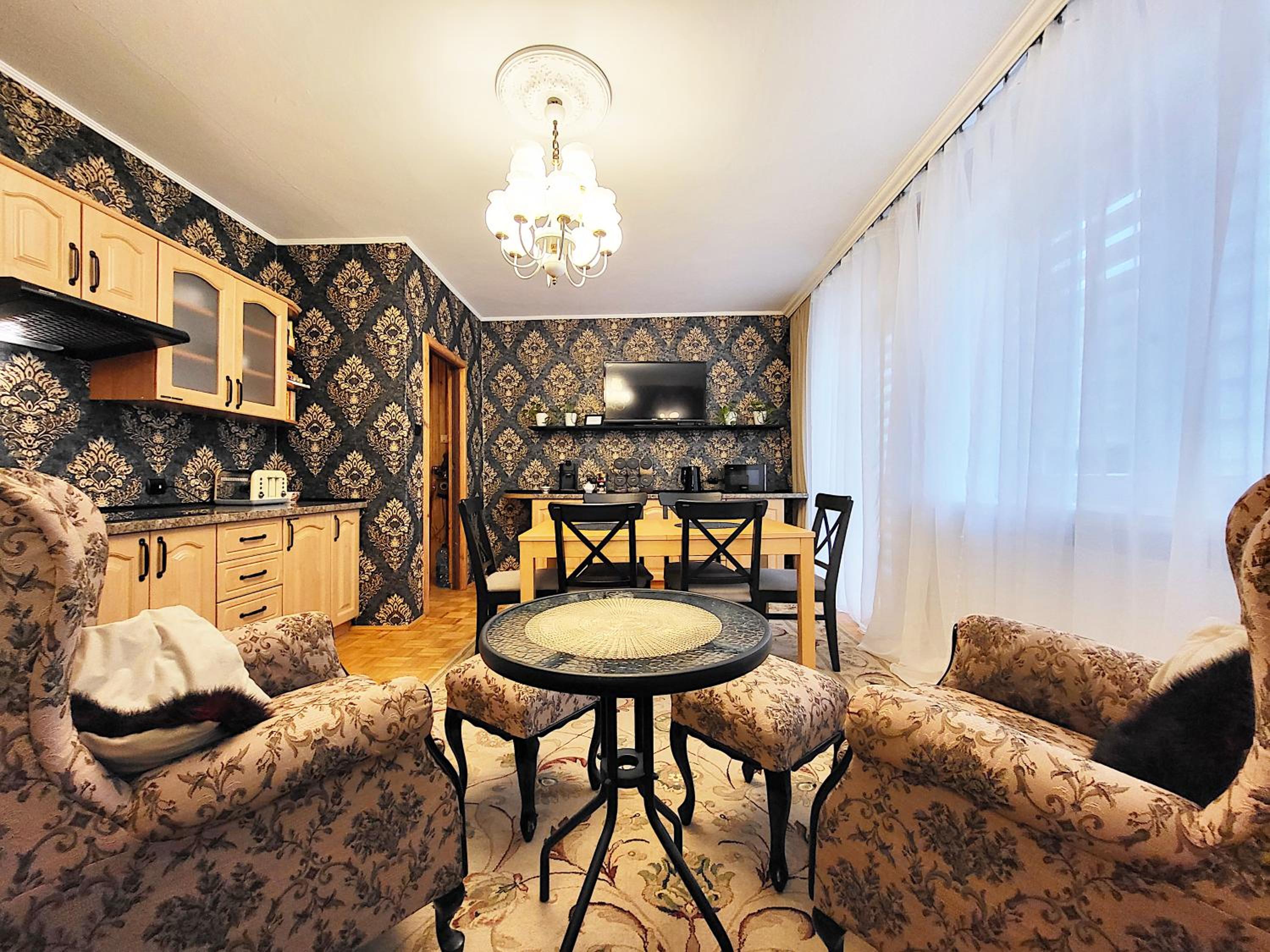 Standard Family Room - Photo 11