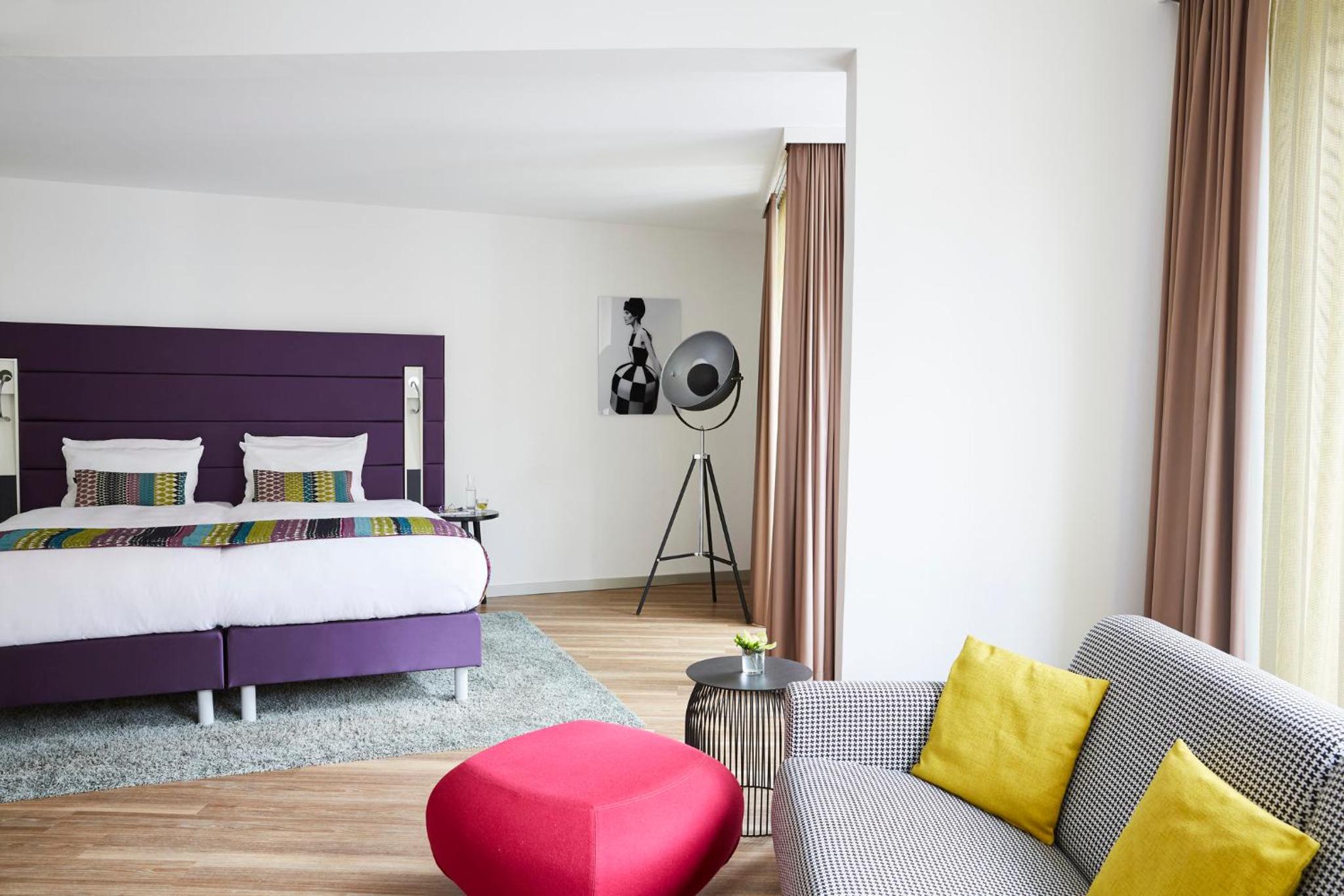 King Suite with City View - Photo 6