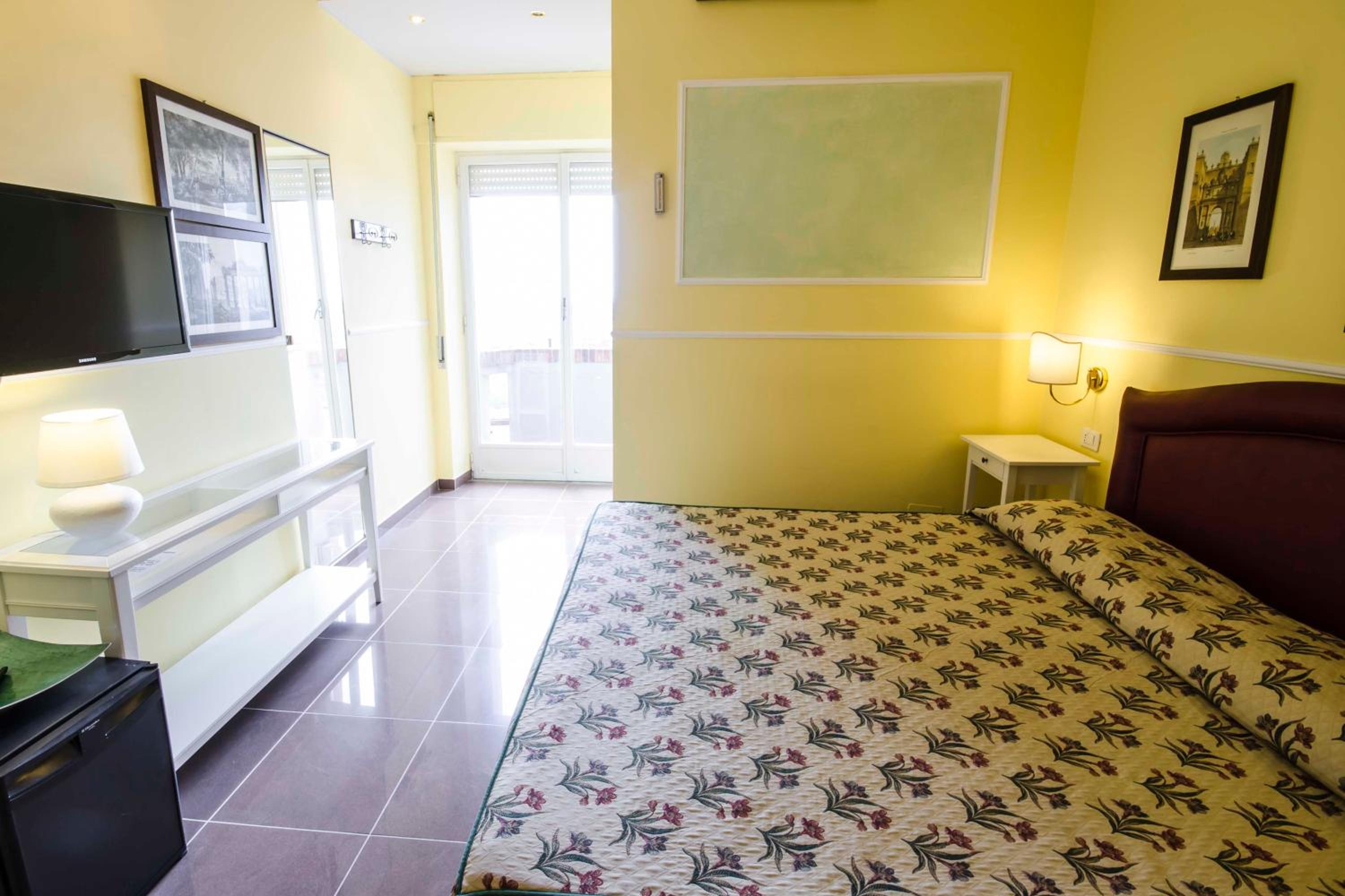 Double Room with Balcony and Sea View