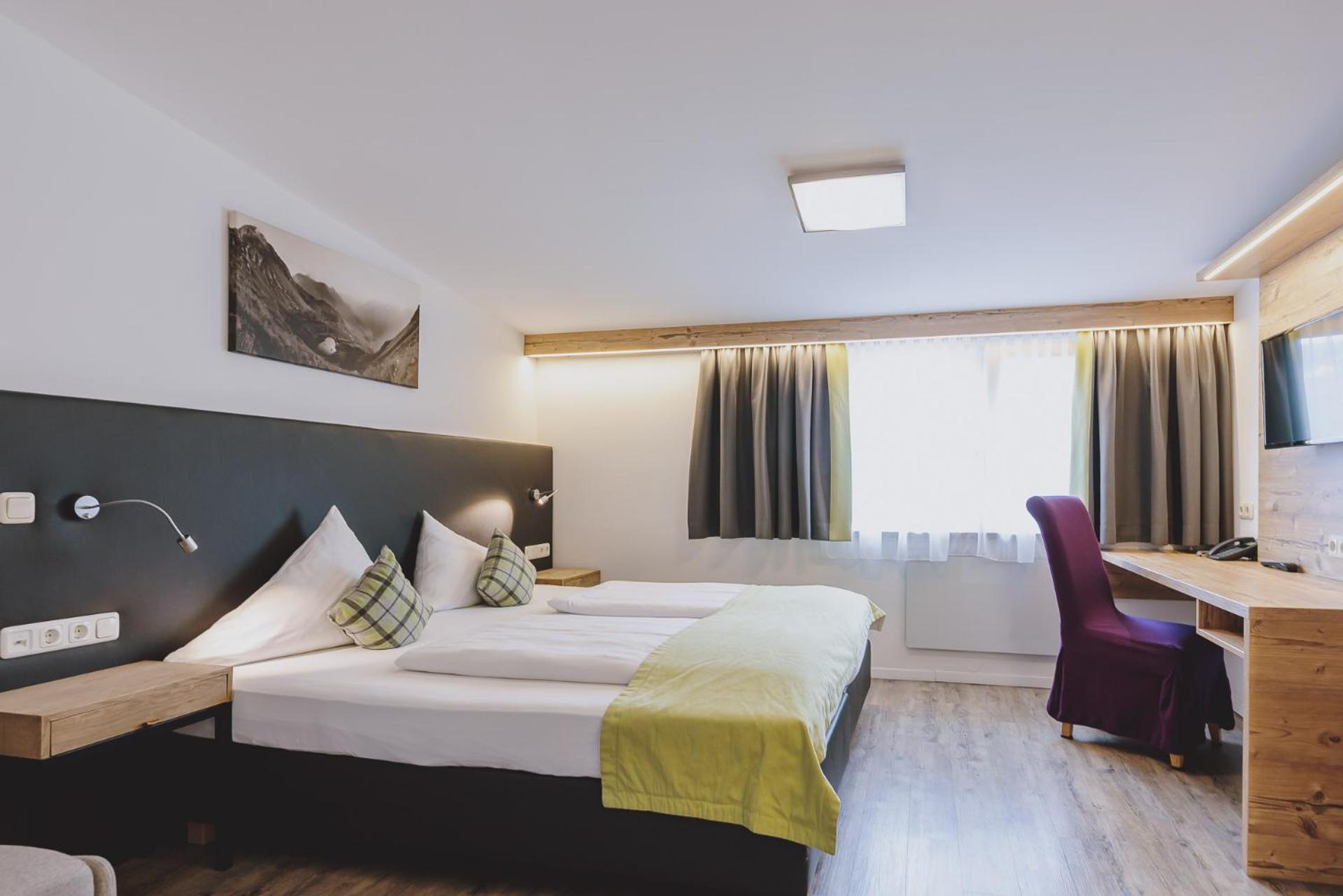 Junior Suite with Balcony - Photo 1