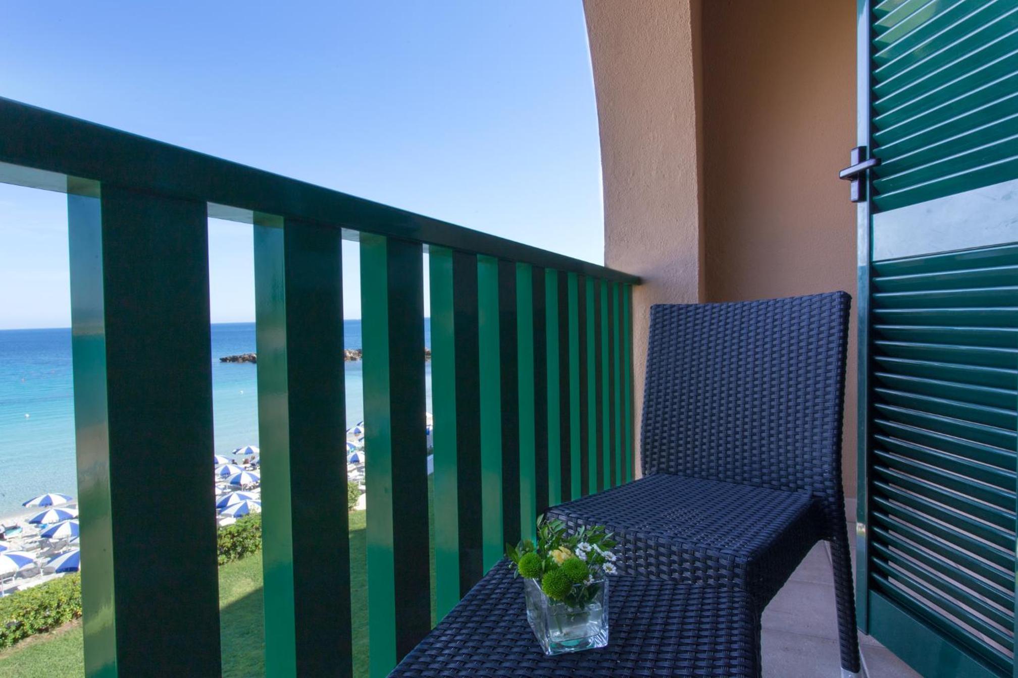 Family Room with Sea View - Photo 2