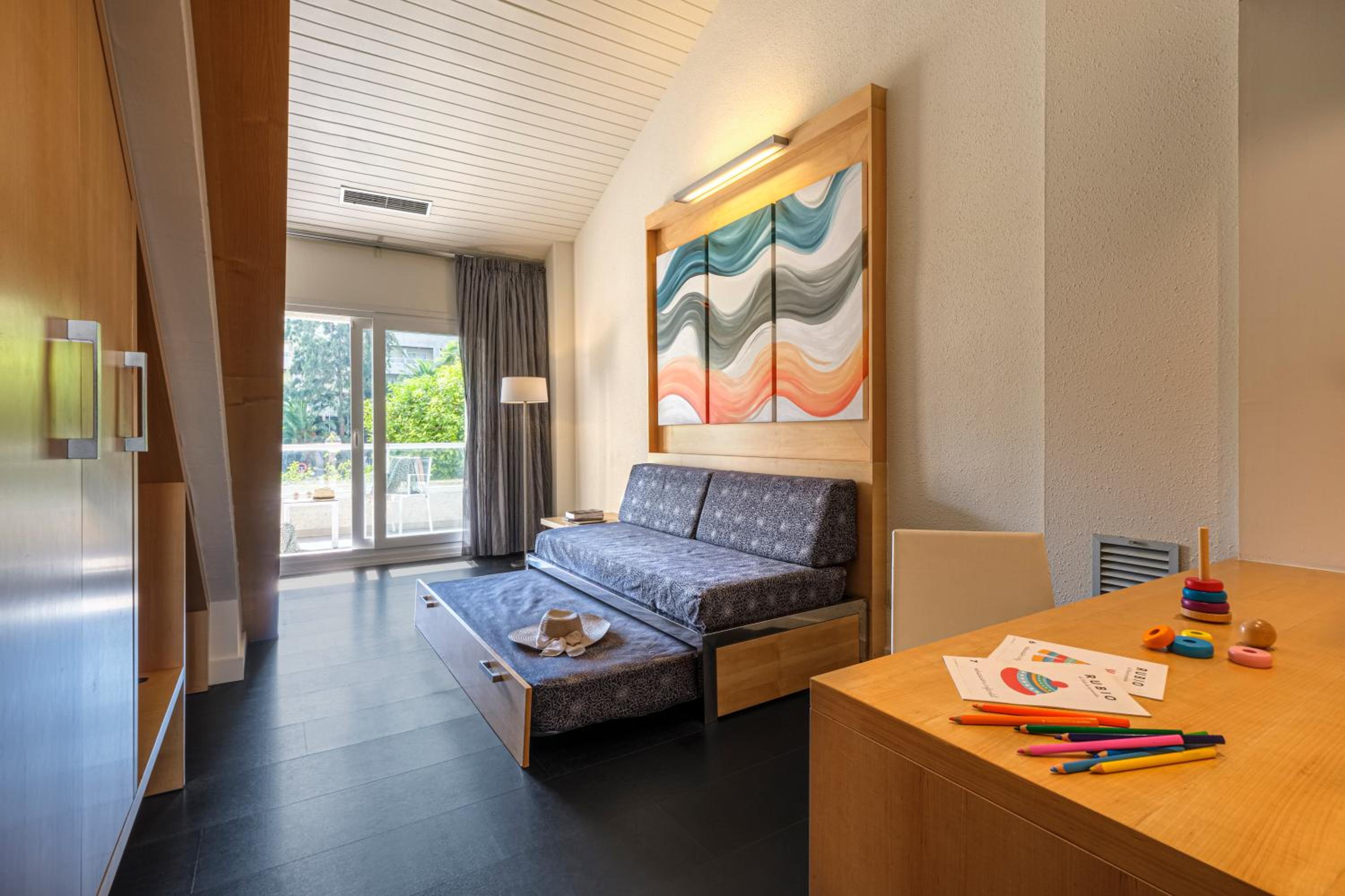 Duplex Room (3 Adults + 1 Child) photo 2