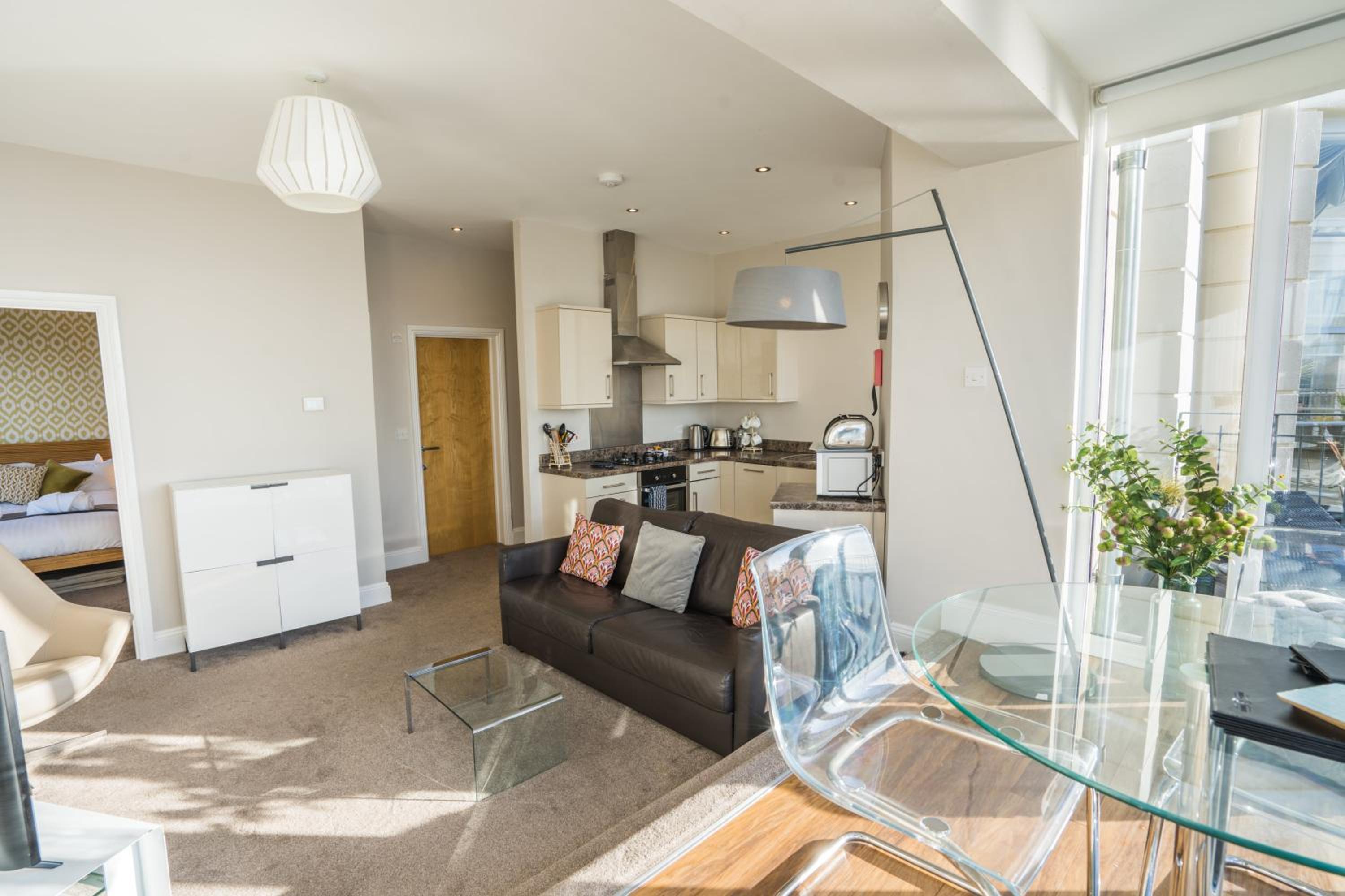 Premier One Bedroom Apartment with Sea View – 10