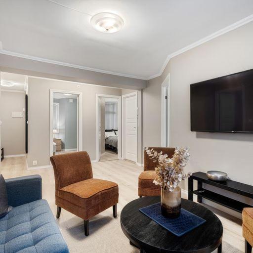 Three-Bedroom Apartment photo 1