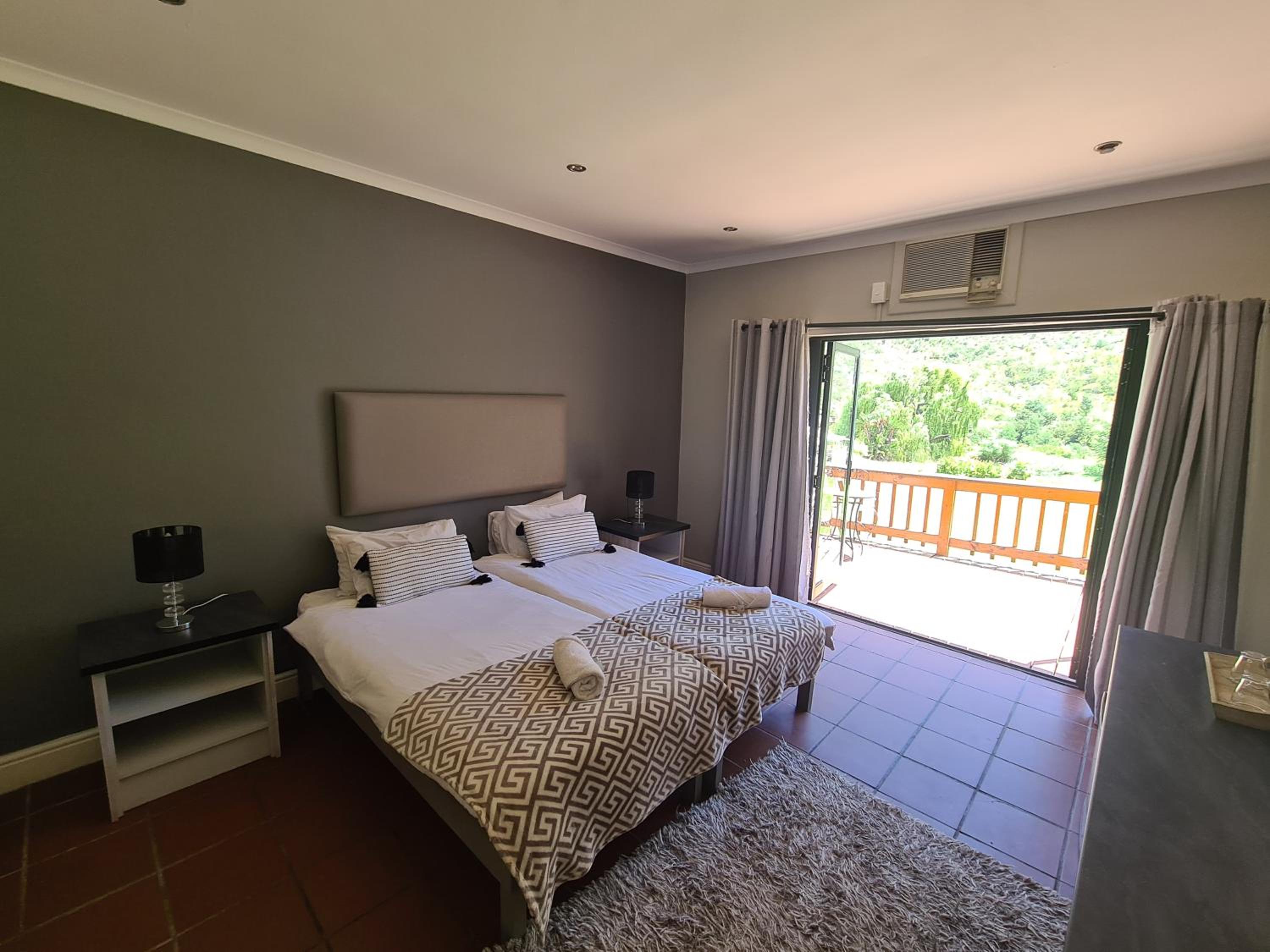 Budget Double Room photo 3