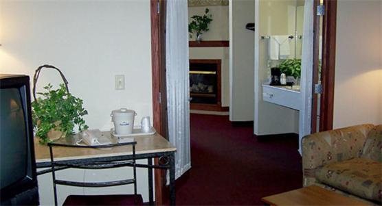 King  Deluxe Studio Suite - Non-Smoking - Photo 10