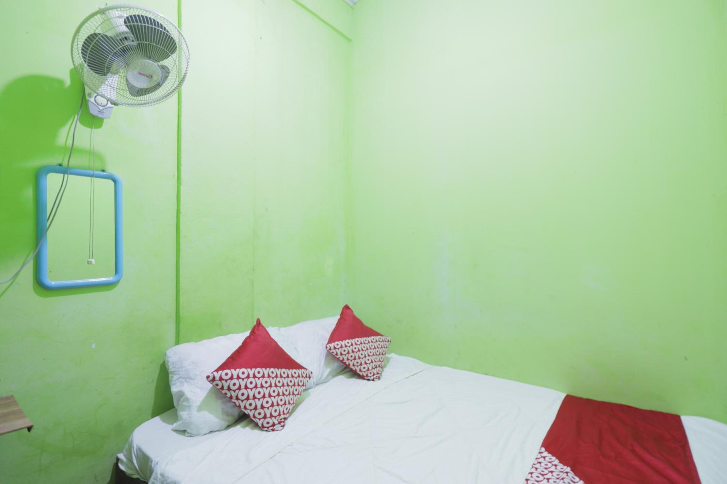 Budget Double Room - Photo 7
