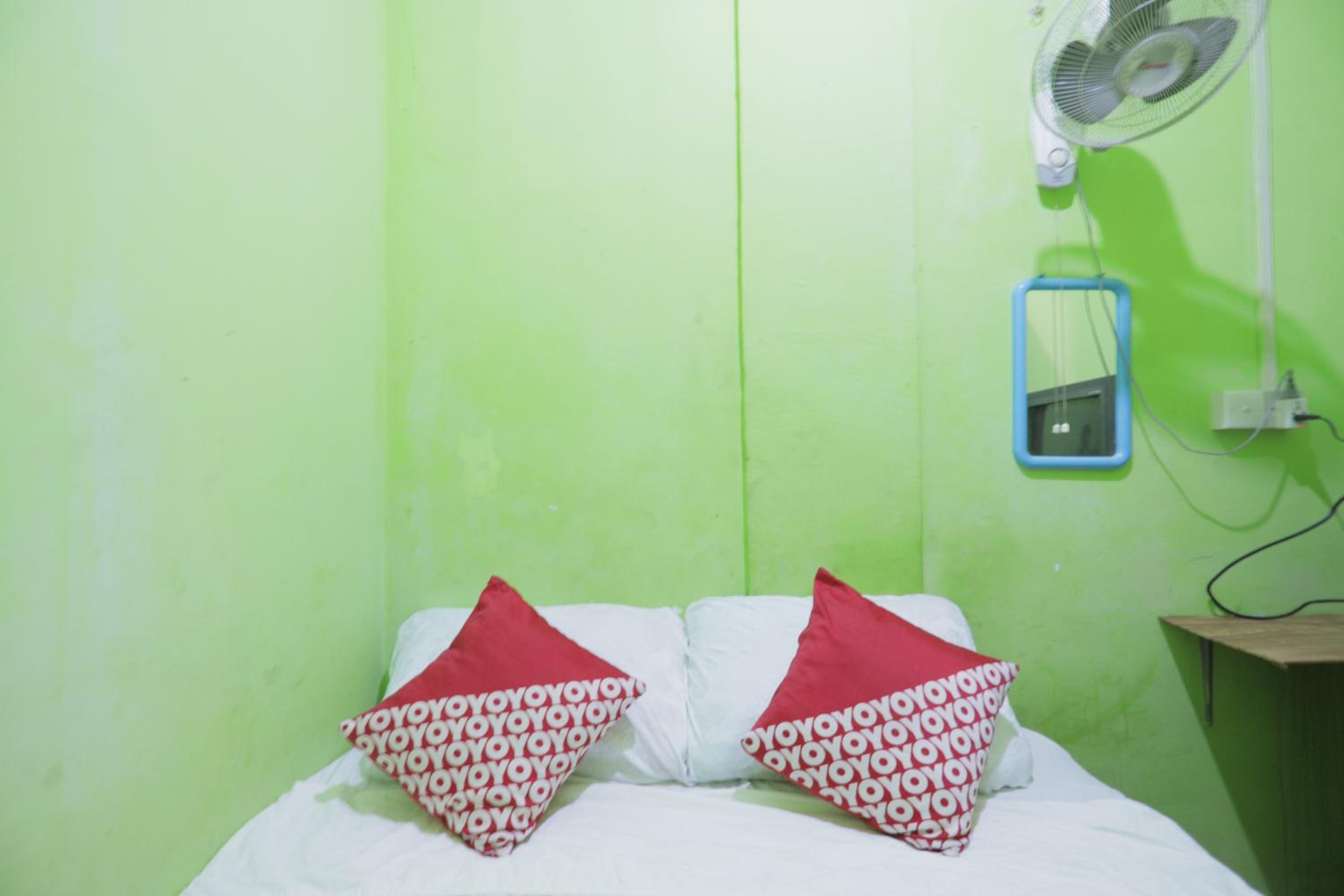 Budget Double Room - Photo 2