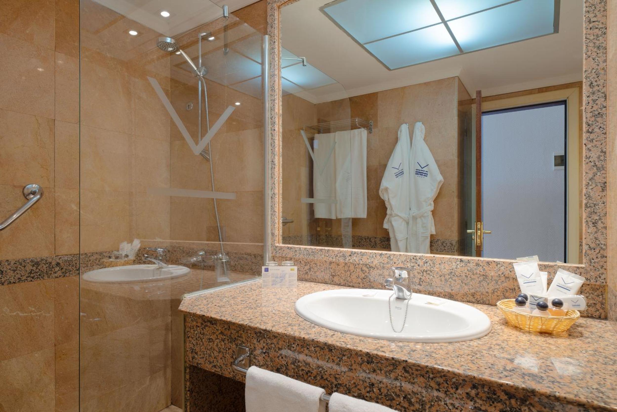 Comfort Double Room with Sea View - Photo 5