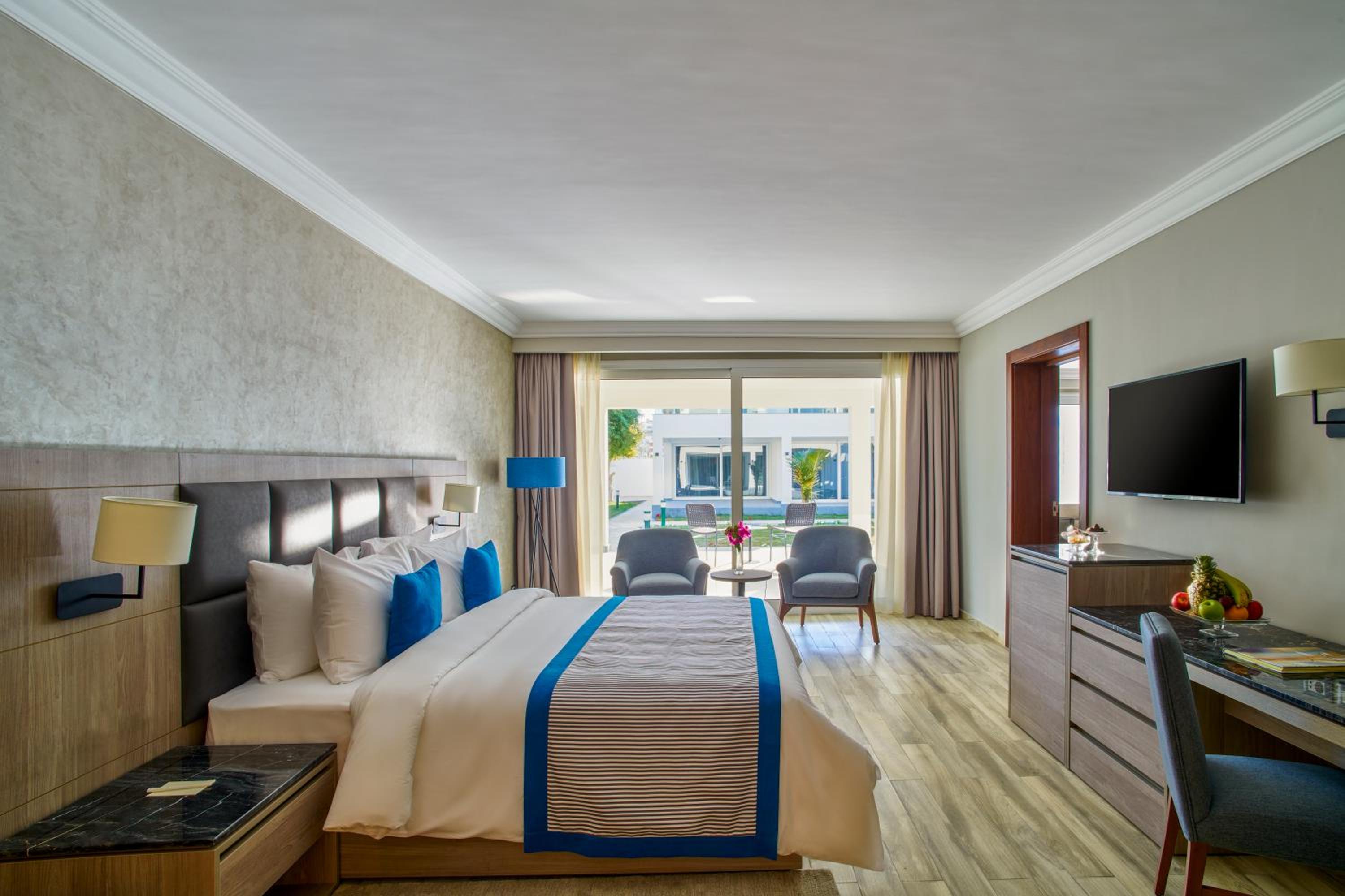 Executive Suite - Photo 1