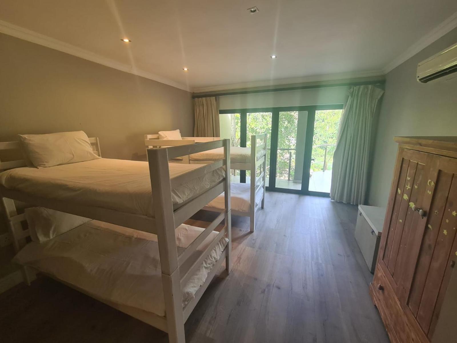 Three-Bedroom Villa photo 2