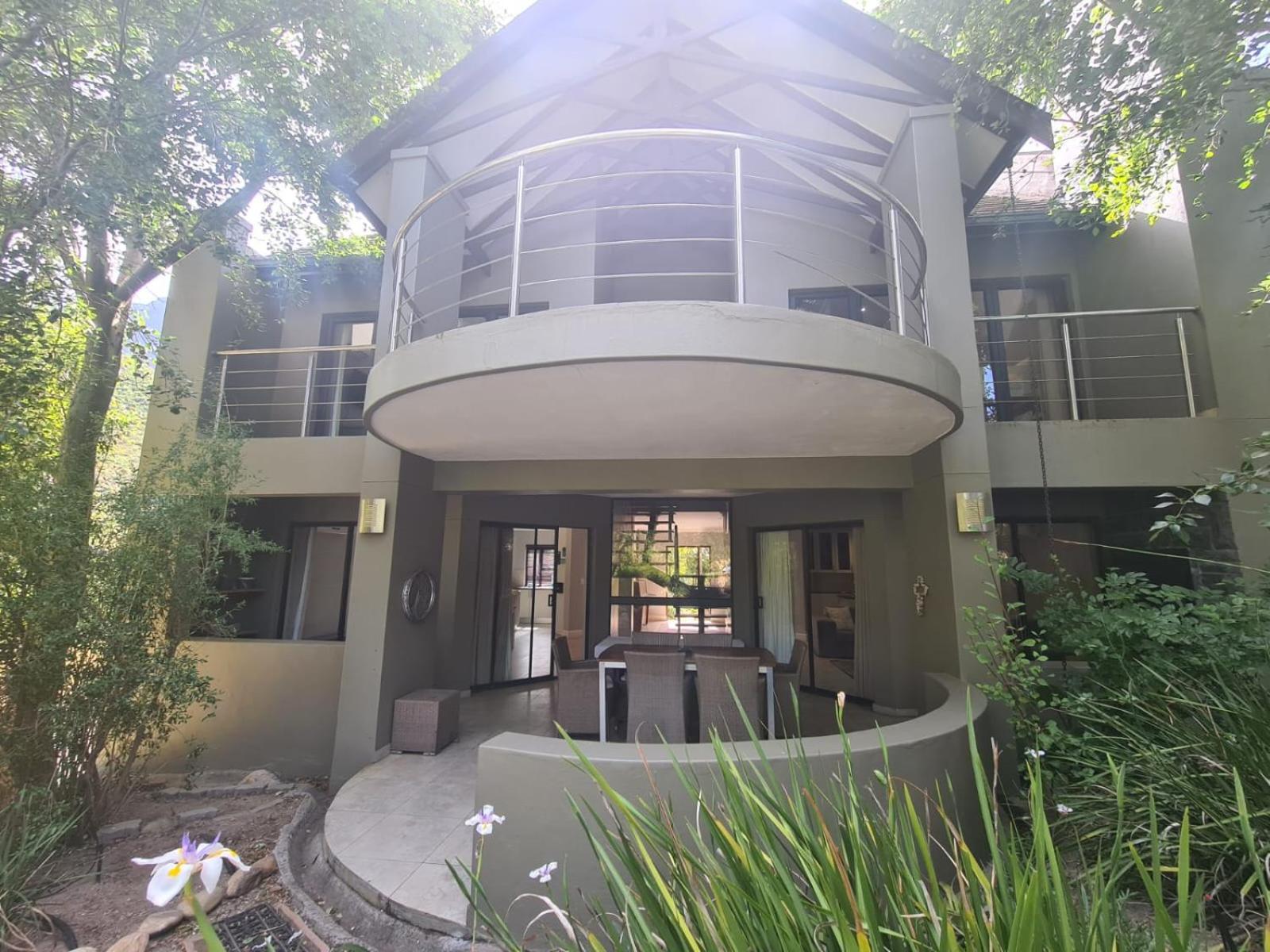 Three-Bedroom Villa photo 2