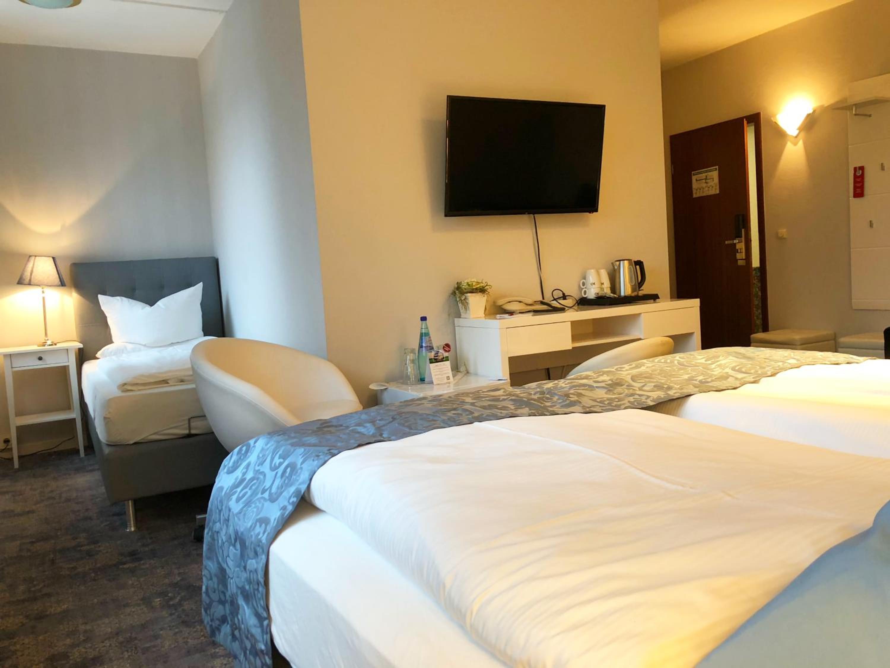 Quadruple Room with Bathroom photo 2